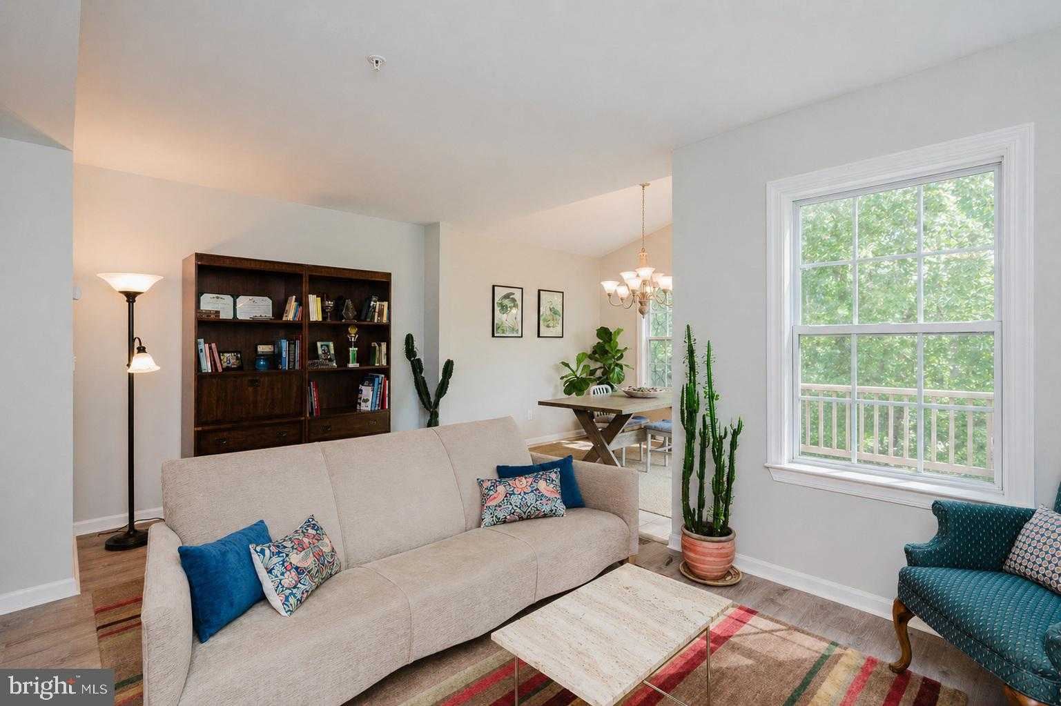 124 Gracecroft Dr photo 4