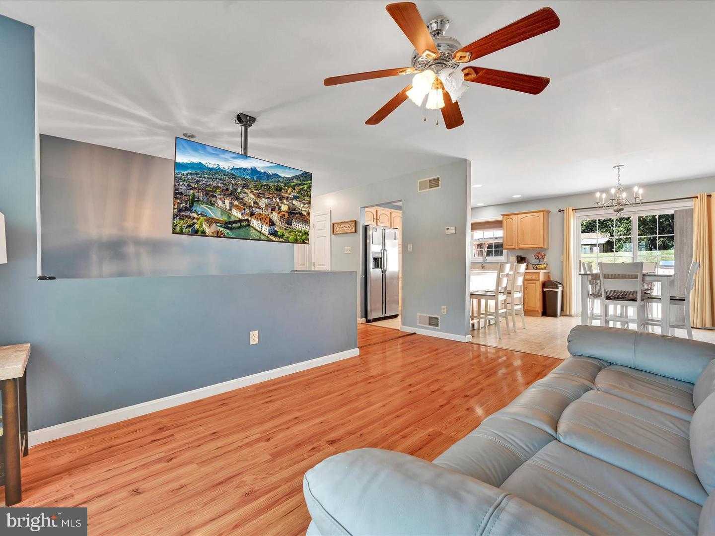 3227 Joyce St photo 5