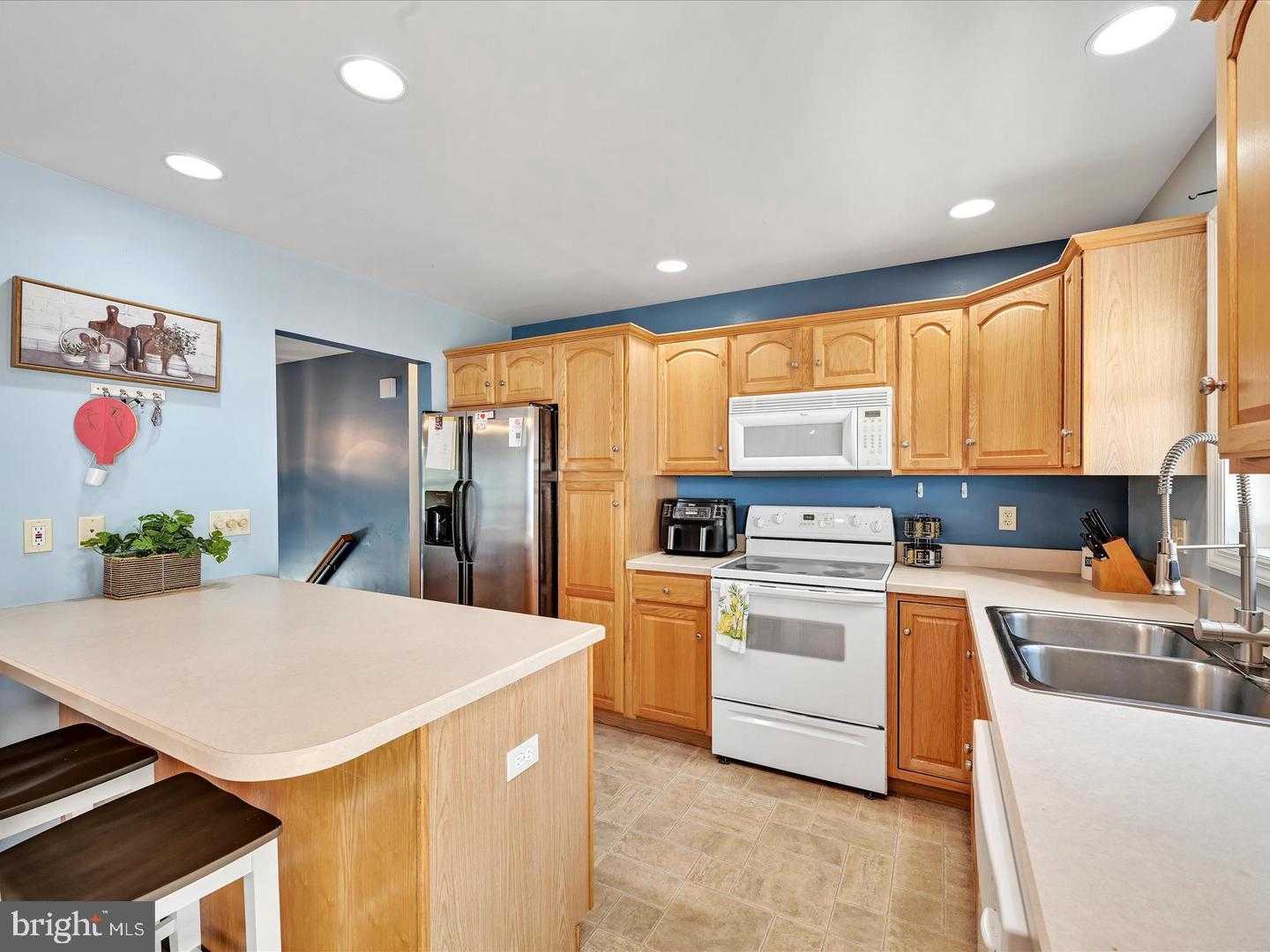 3227 Joyce St photo 6