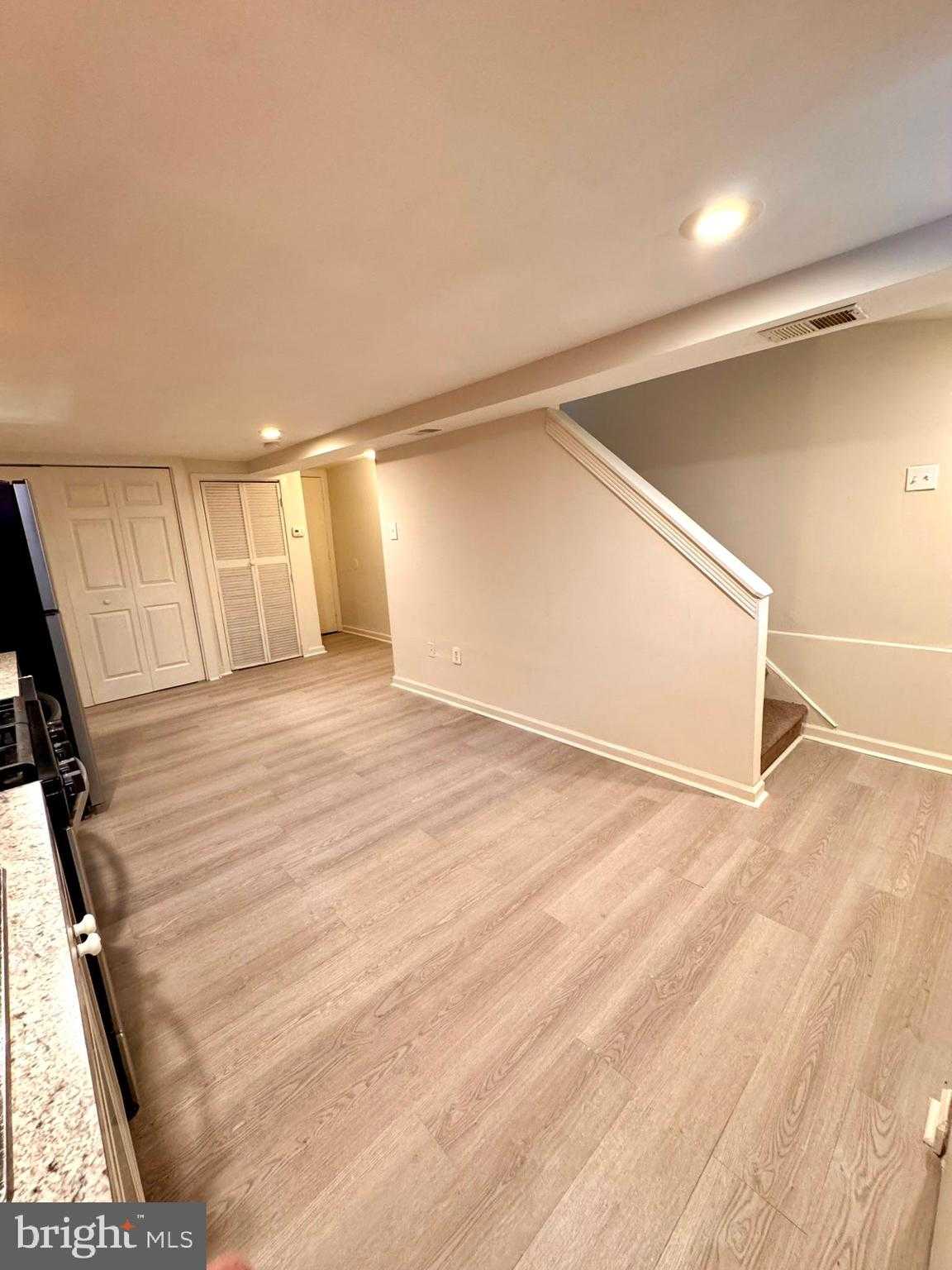 2340 Christian St photo 28