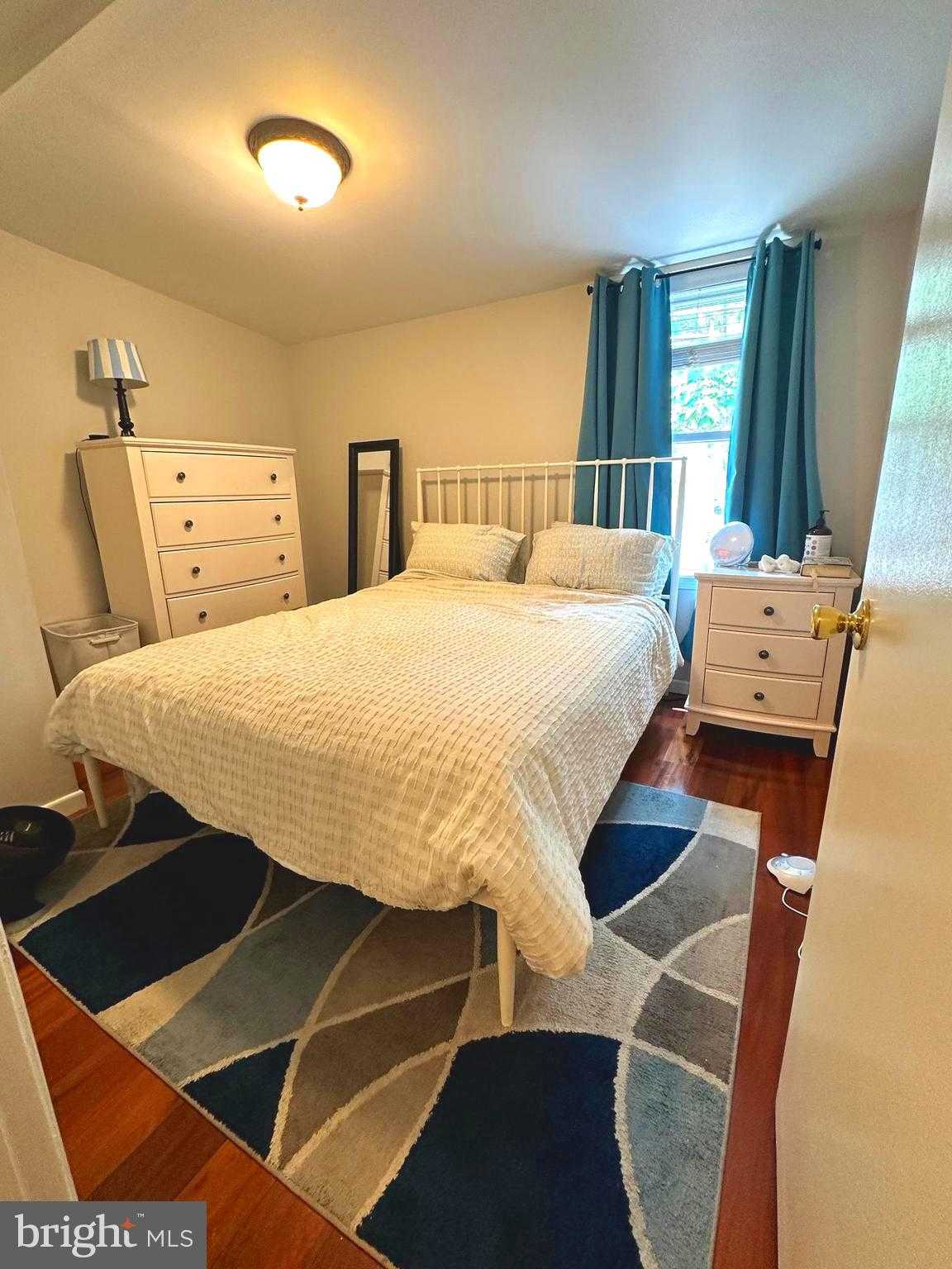 2340 Christian St photo 40