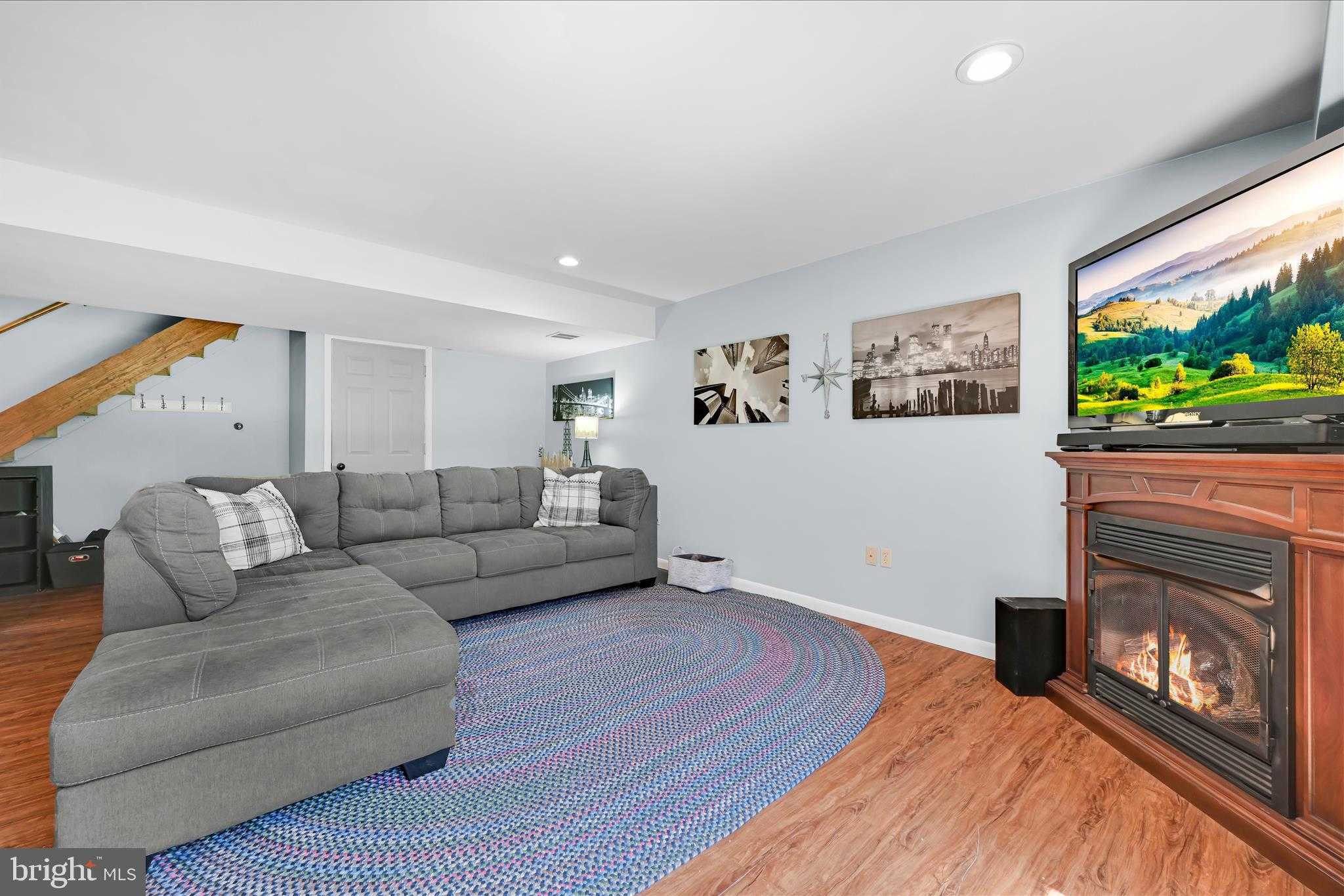 220 Lake Dr photo 41