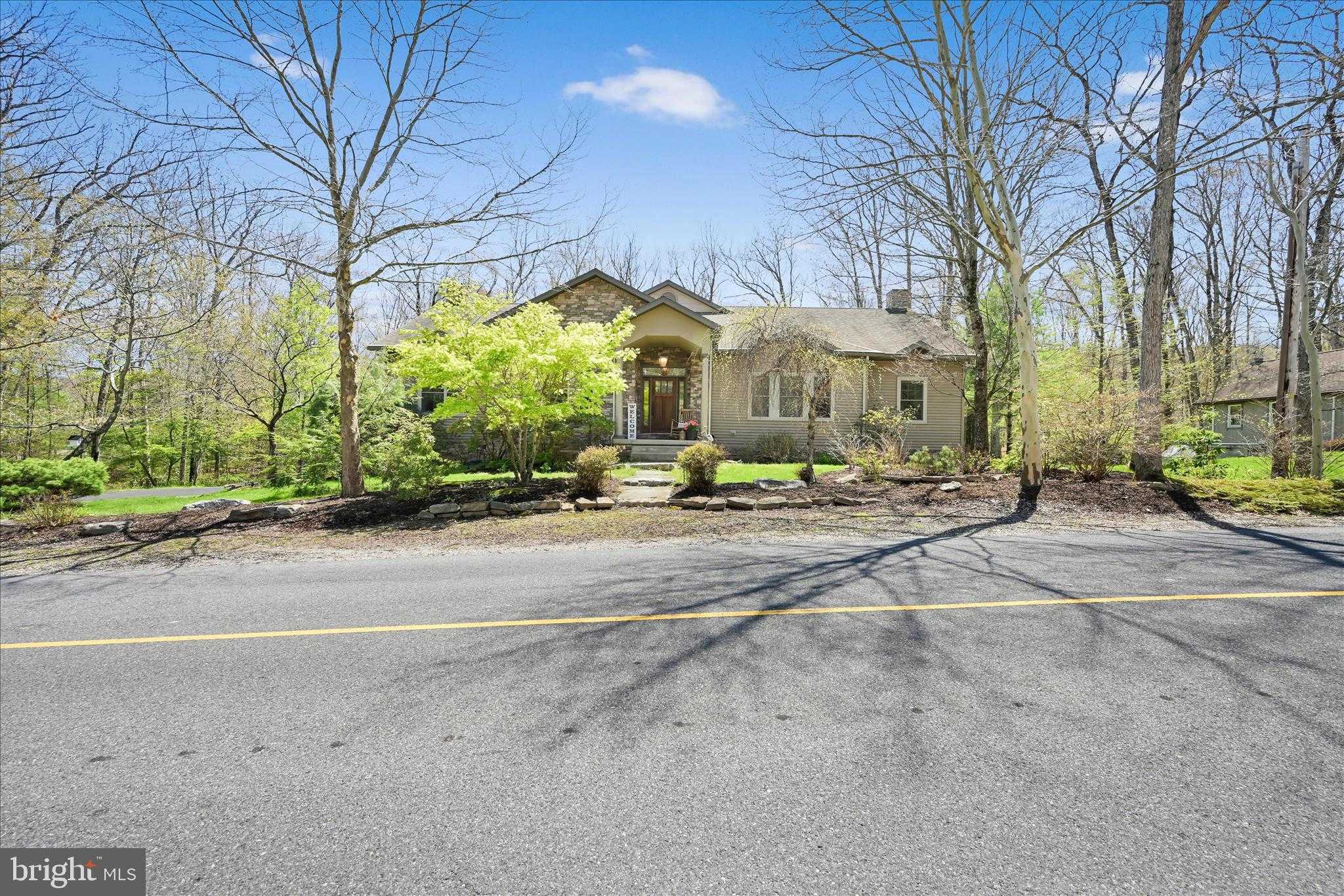 220 Lake Dr photo 8