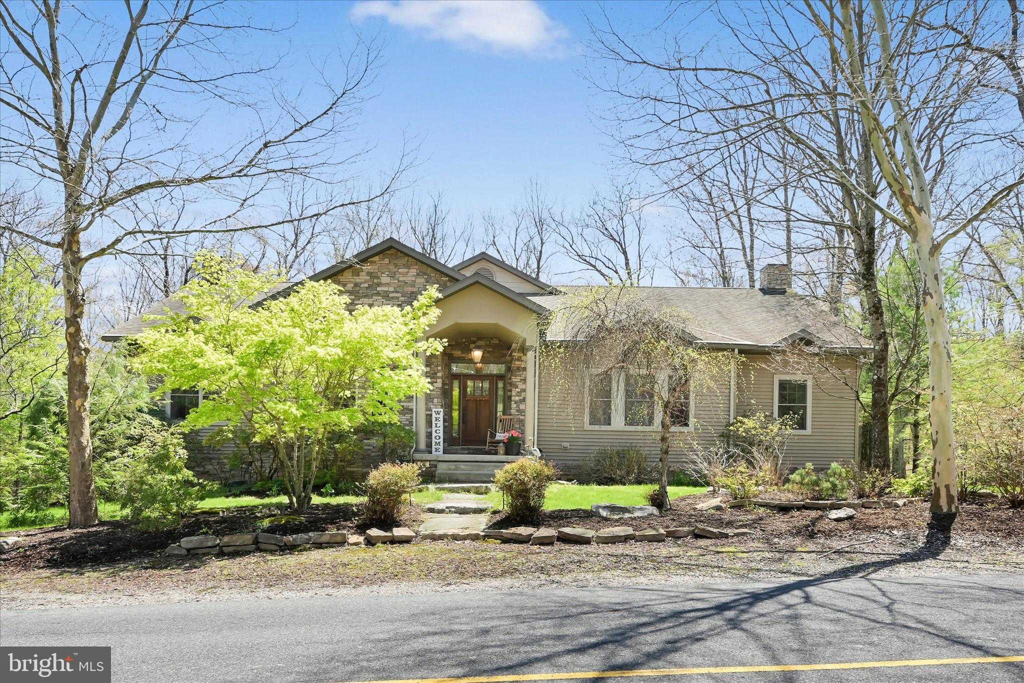220 Lake Dr photo 9