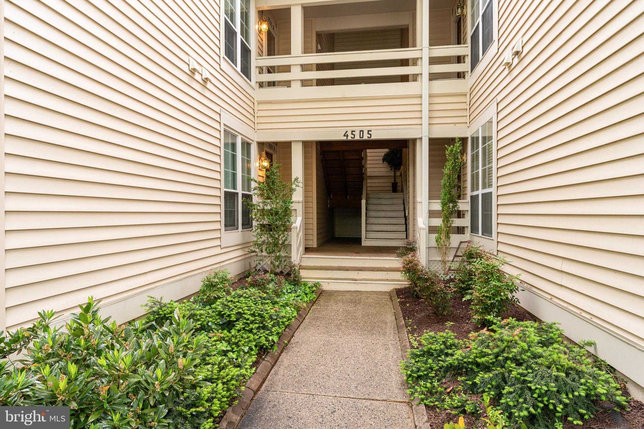 4505 Hazeltine CT Unit D photo 3