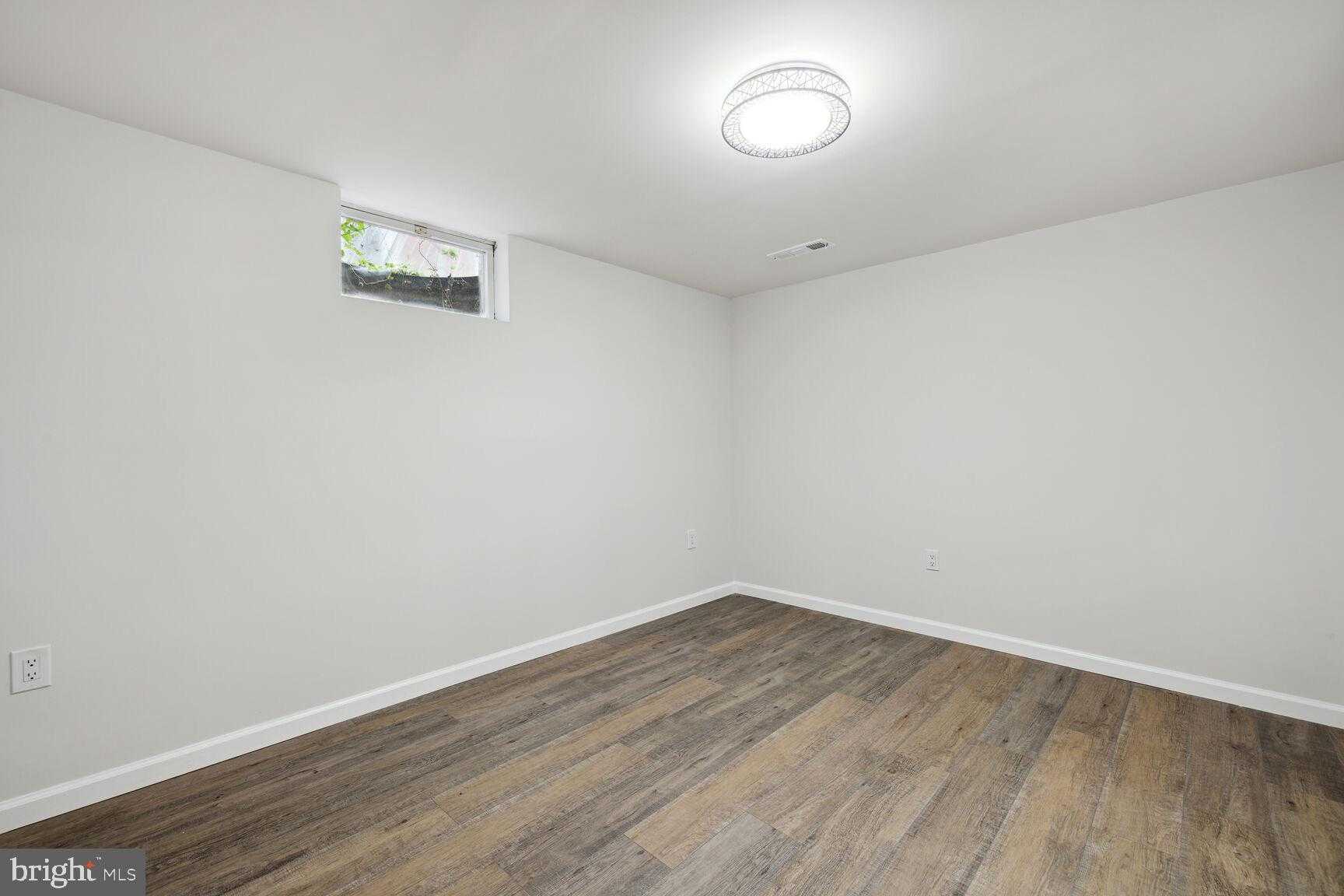 606 Biggs Ave photo 14