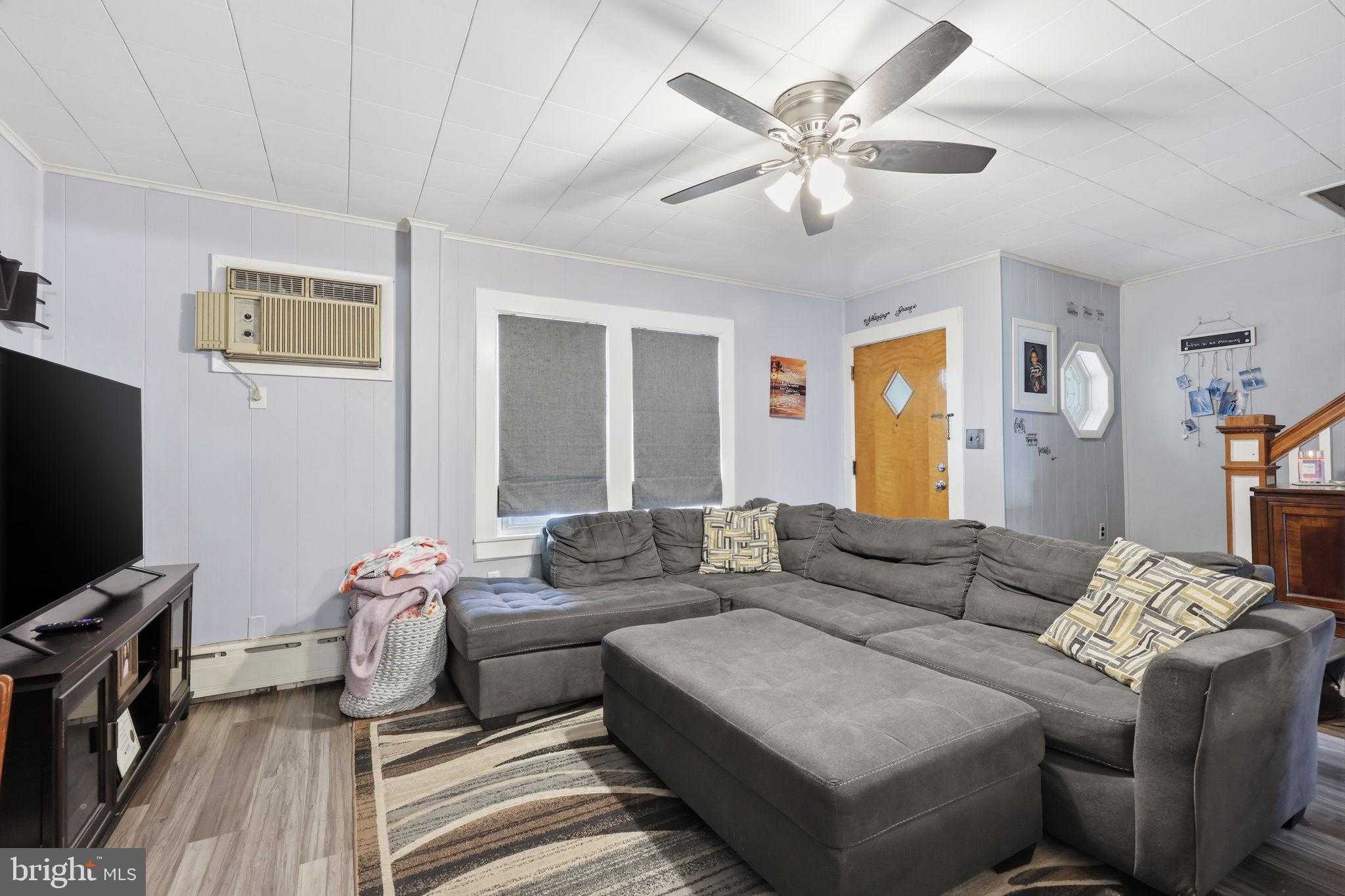 2110 Wilson Ave photo 5