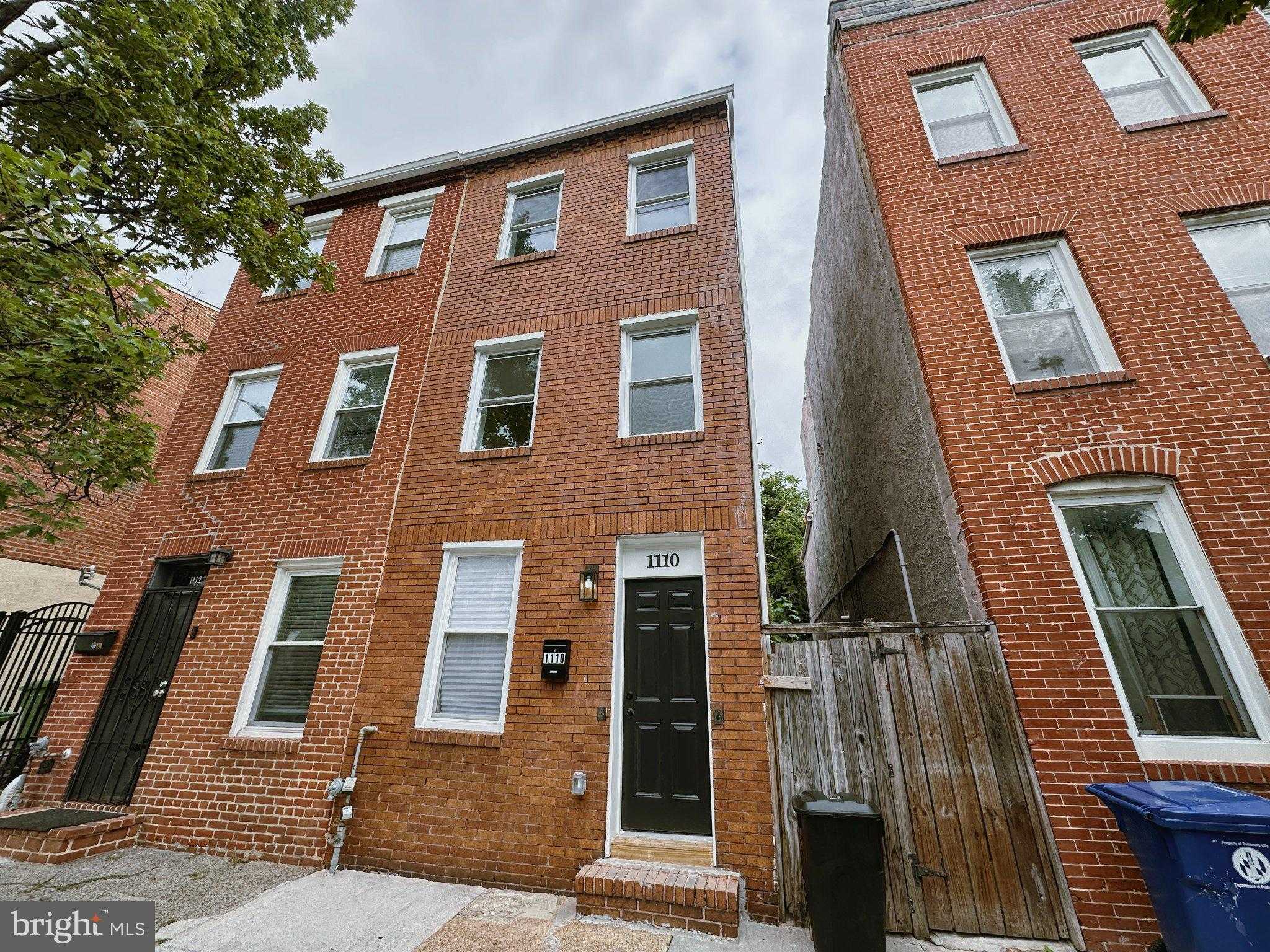 1110 W Lombard St photo 1