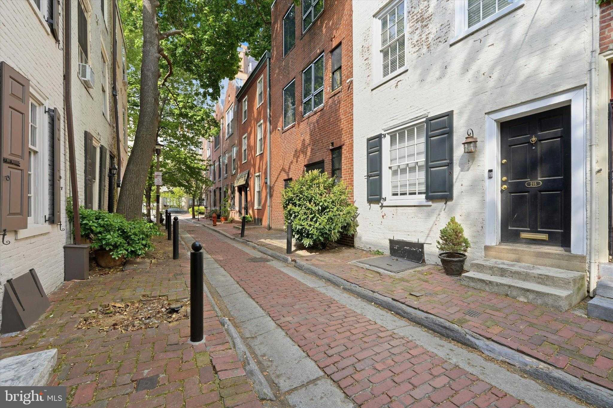 215 S Jessup St photo 2