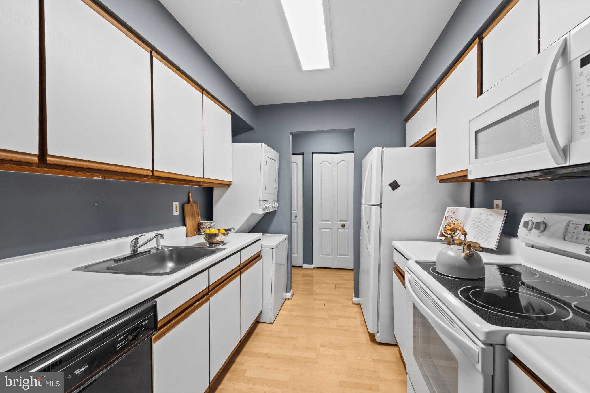 8605 Falls Run Rd Apt B photo 12