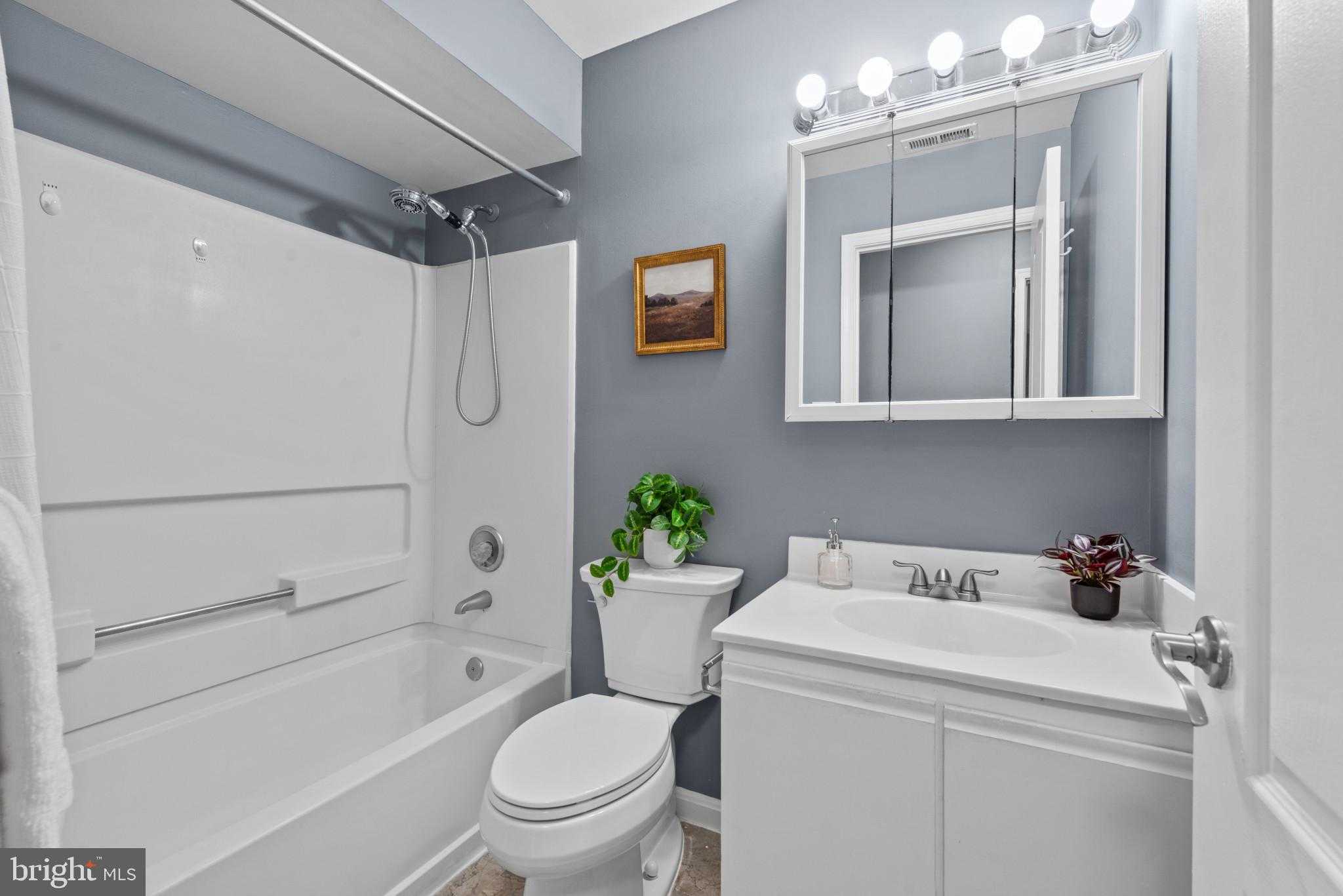 8605 Falls Run Rd Apt B photo 14