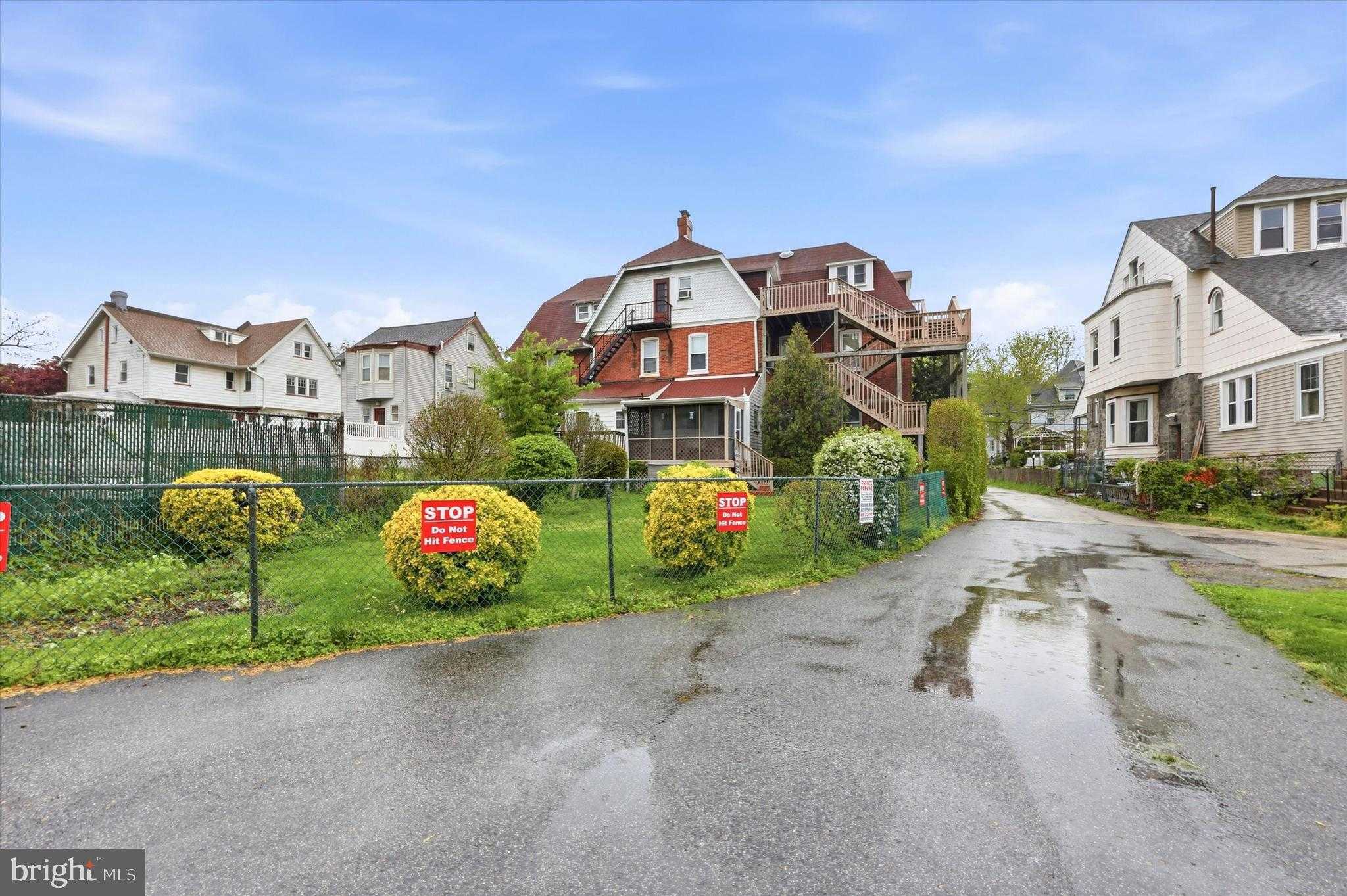 48 E Stewart Ave photo 29