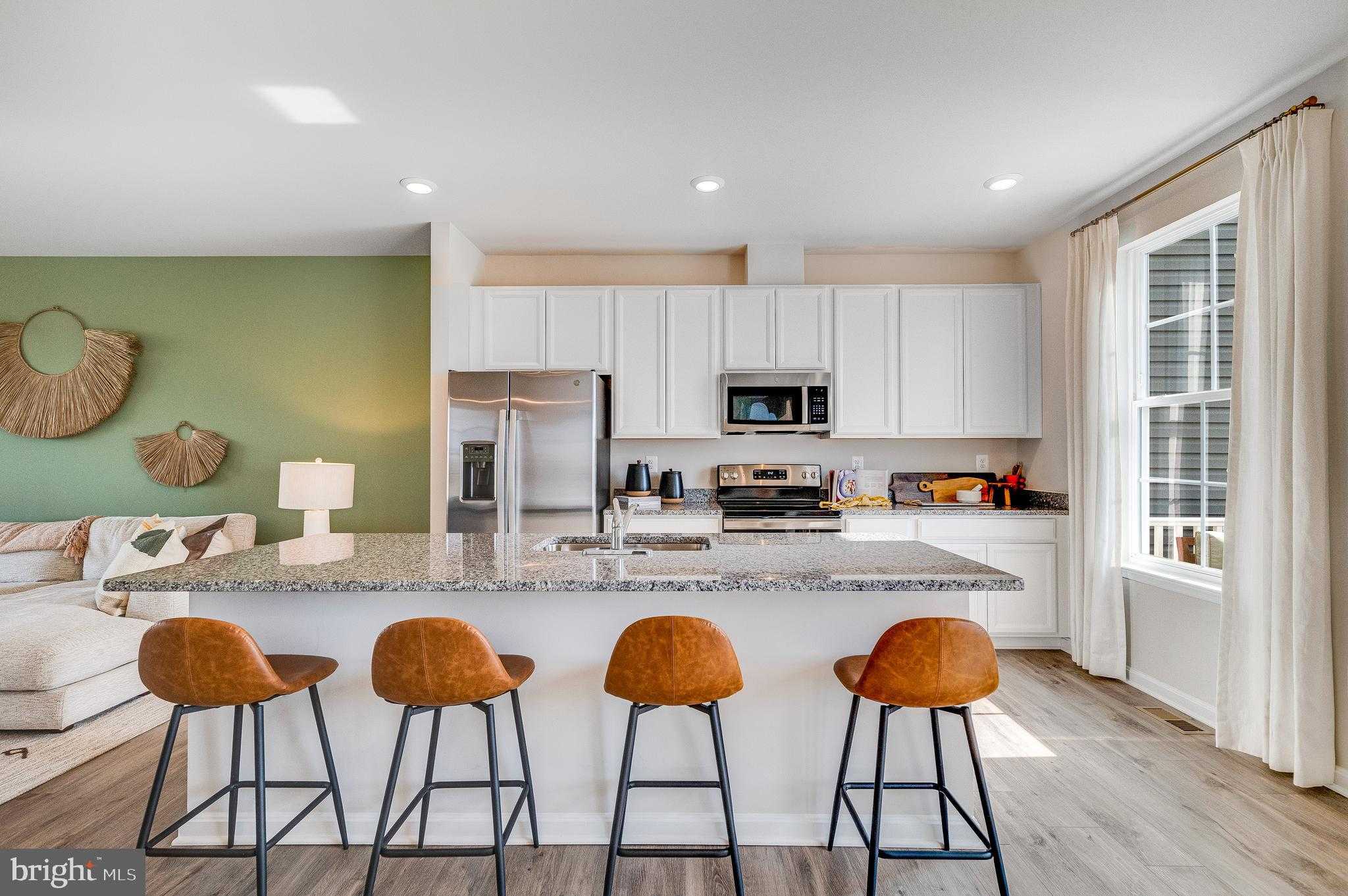 432 Seeback Dr photo 3