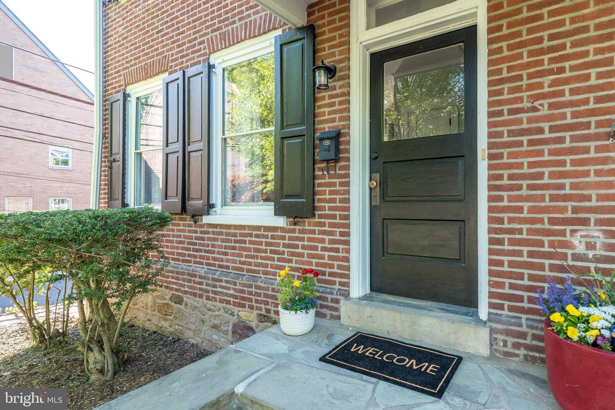 143 Mechanics St photo 2