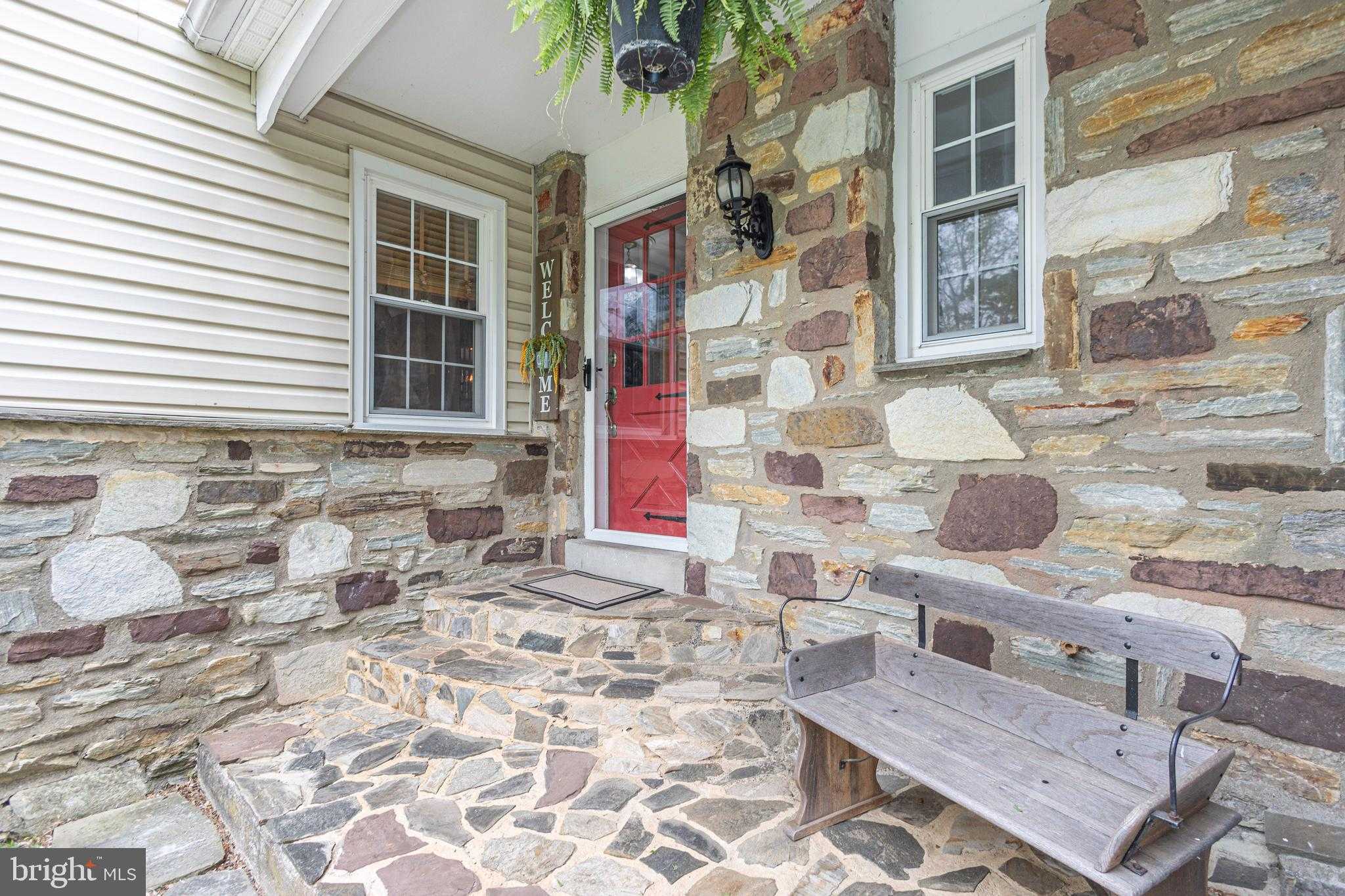 71 Oak Dr photo 2