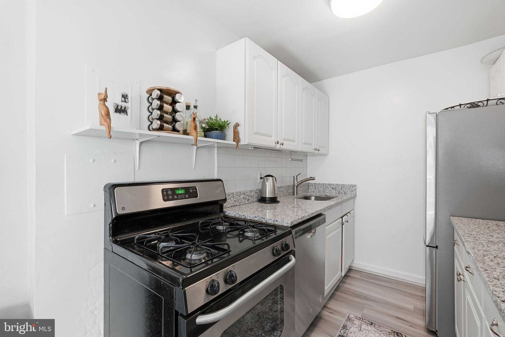 1200 S Arlington Ridge Rd Apt 614 photo 10