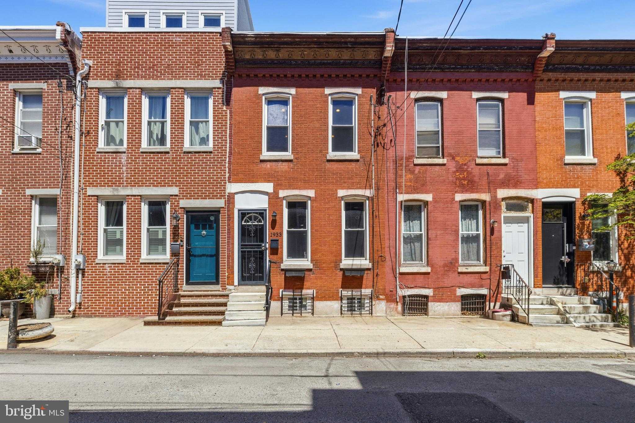 1933 Cambridge St photo 2