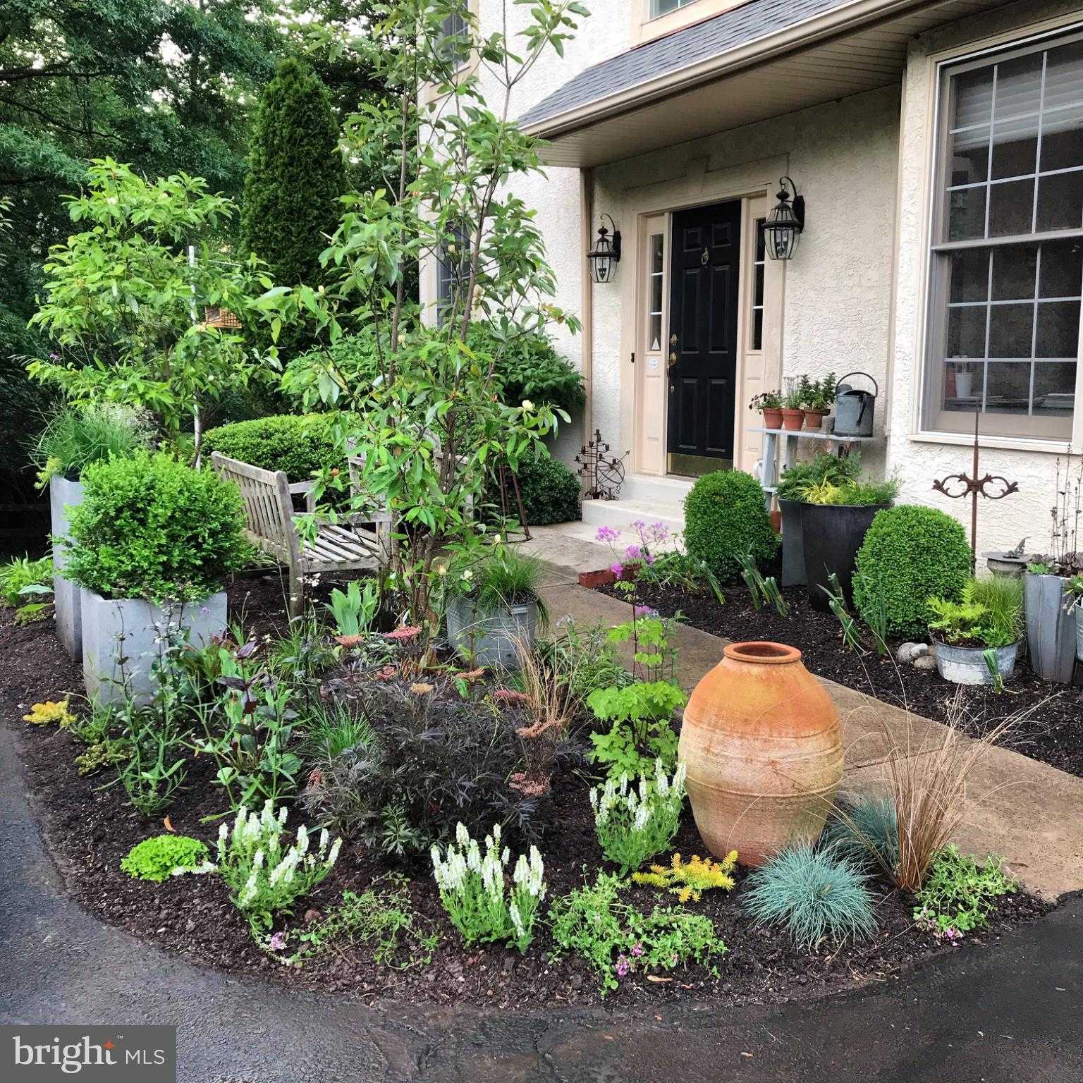 1241 Carnigan CT photo 2