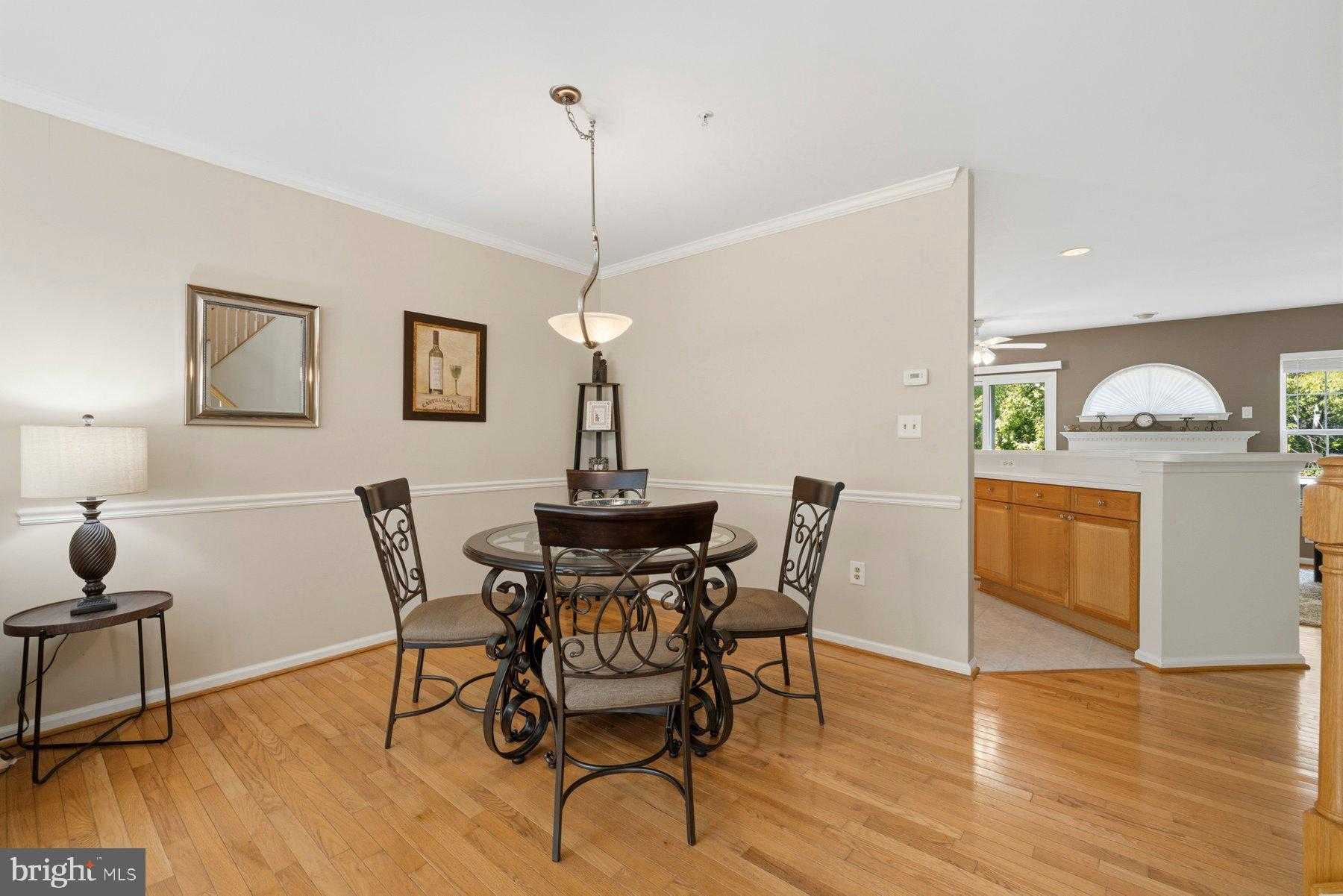 7728 Heritage Farm Dr photo 8