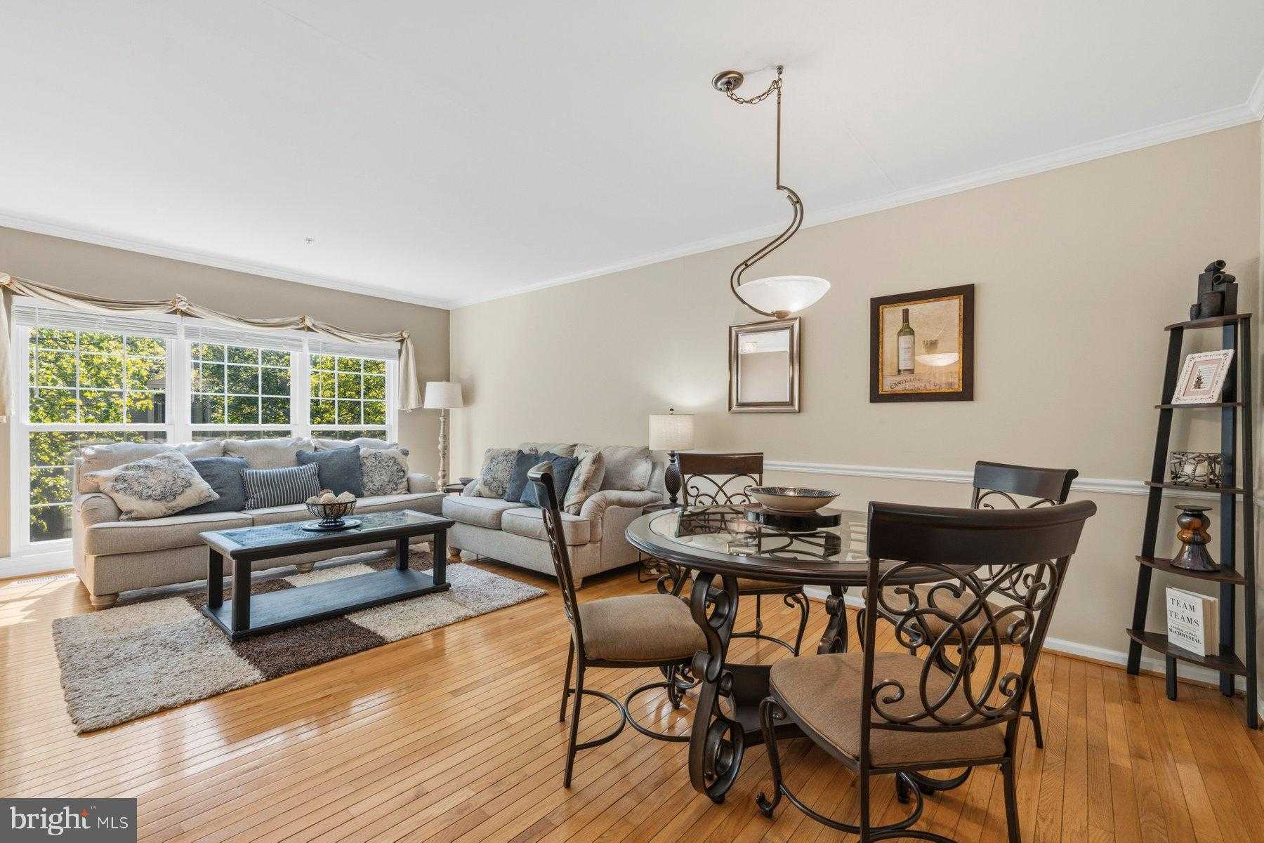 7728 Heritage Farm Dr photo 9