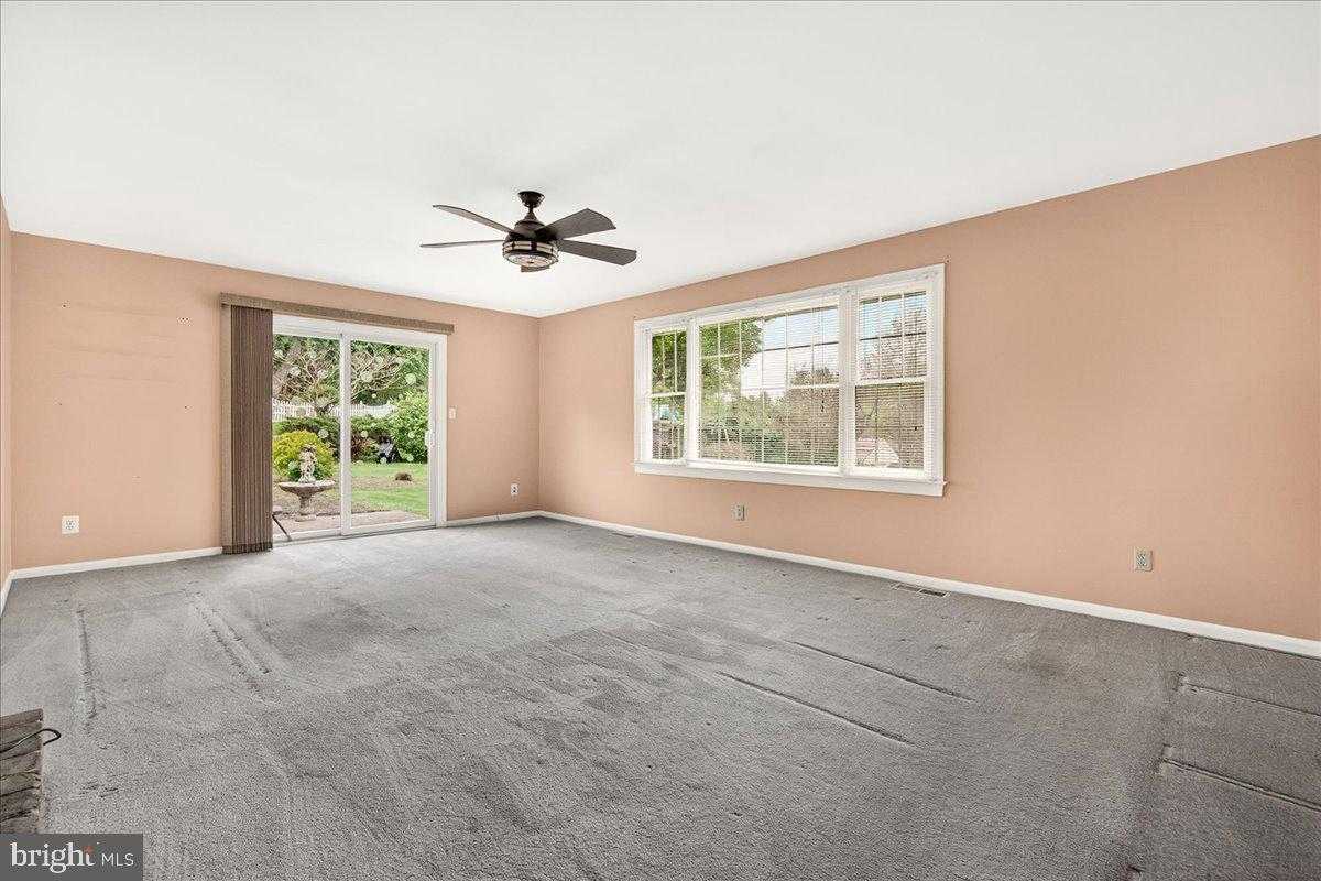 9 W Obrecht Rd photo 10
