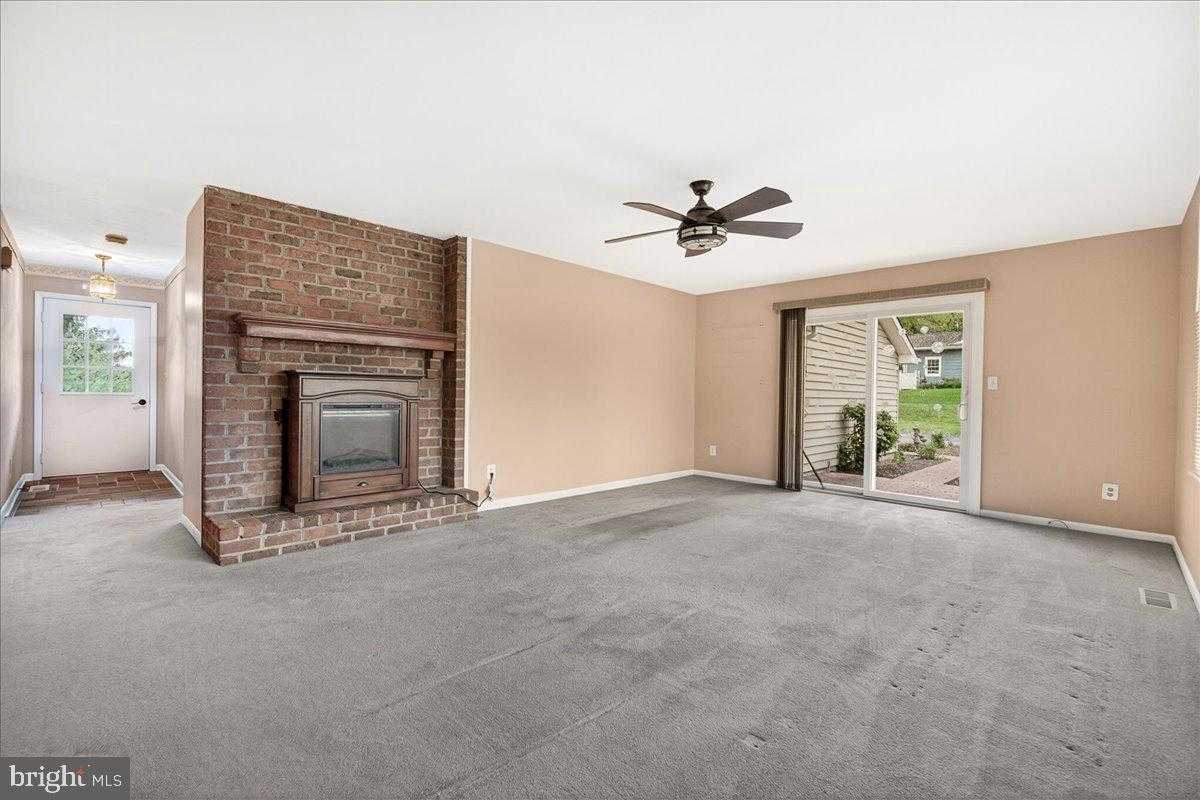 9 W Obrecht Rd photo 11
