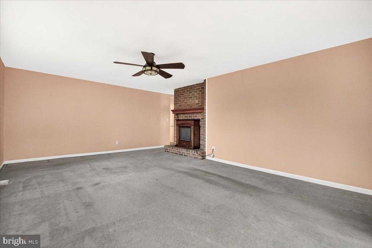 9 W Obrecht Rd photo 12