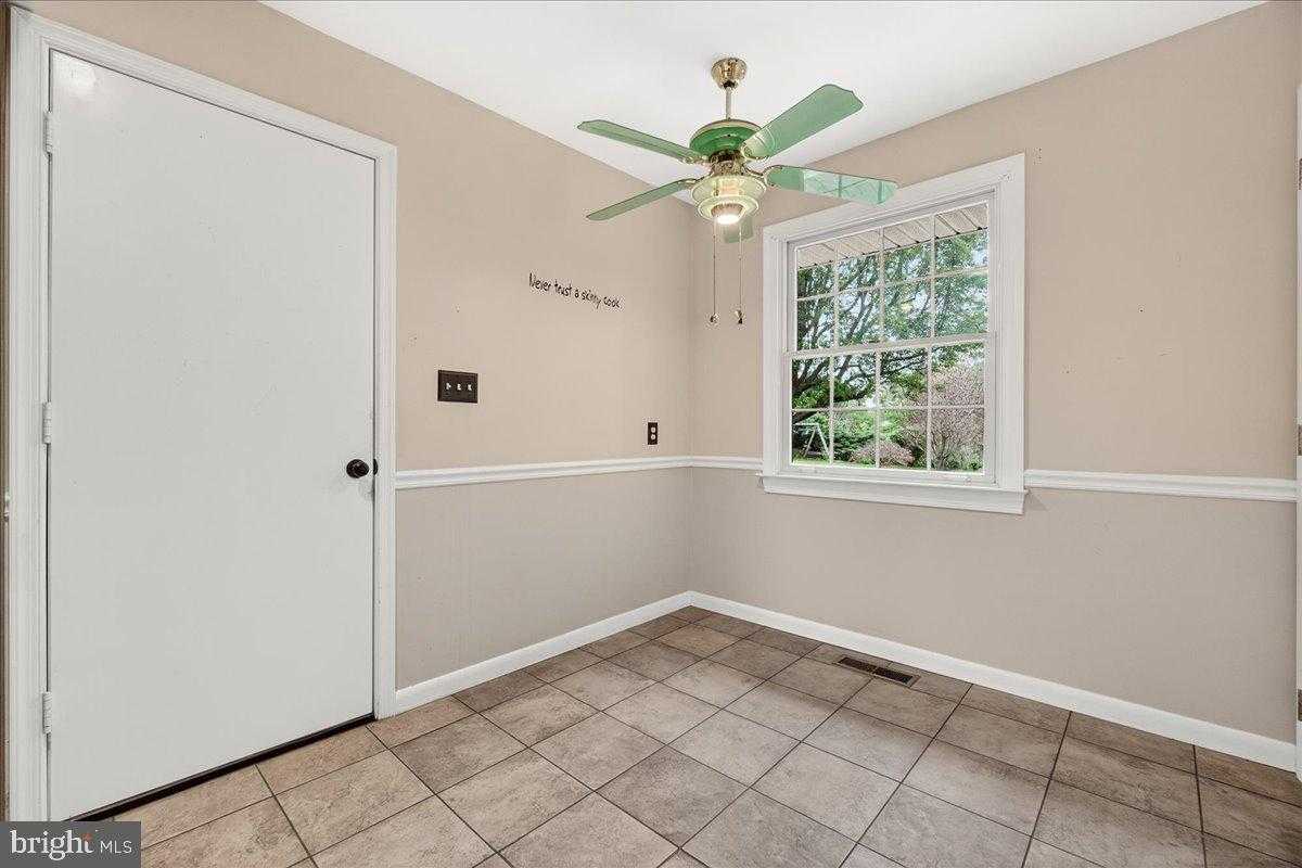 9 W Obrecht Rd photo 15