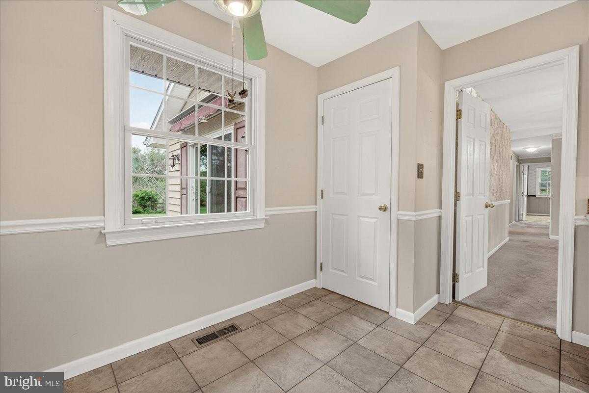 9 W Obrecht Rd photo 16
