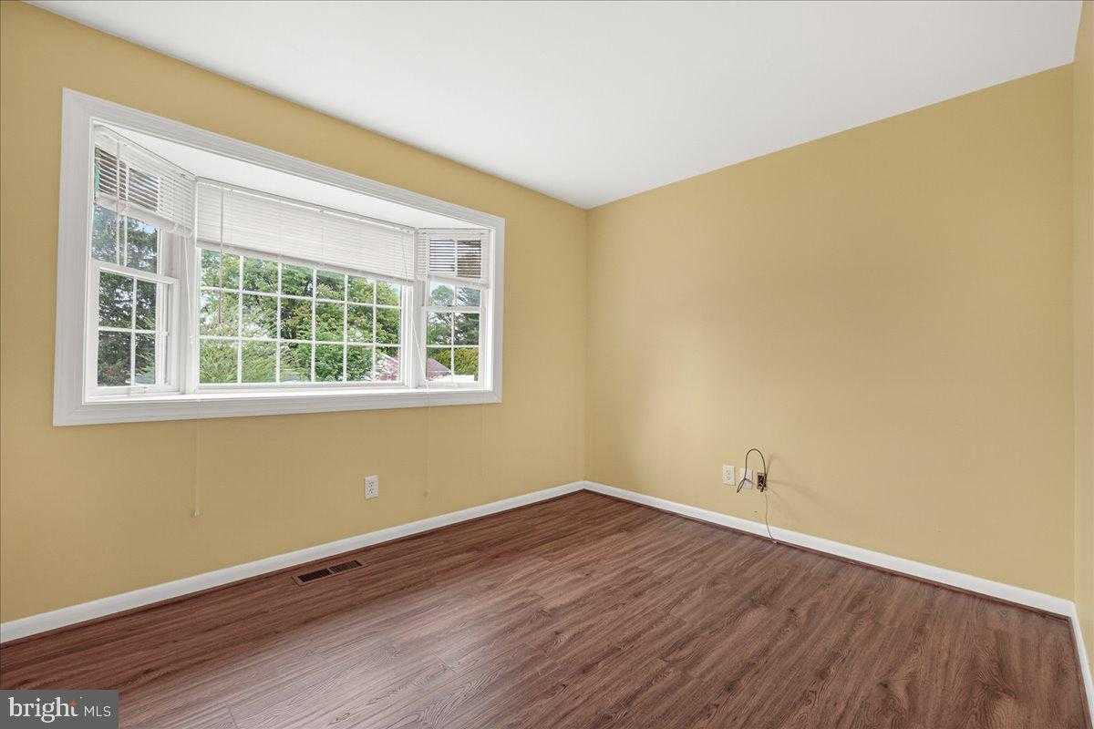9 W Obrecht Rd photo 17