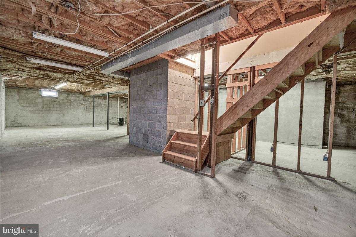 9 W Obrecht Rd photo 22