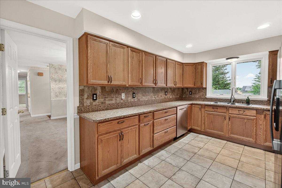 9 W Obrecht Rd photo 7