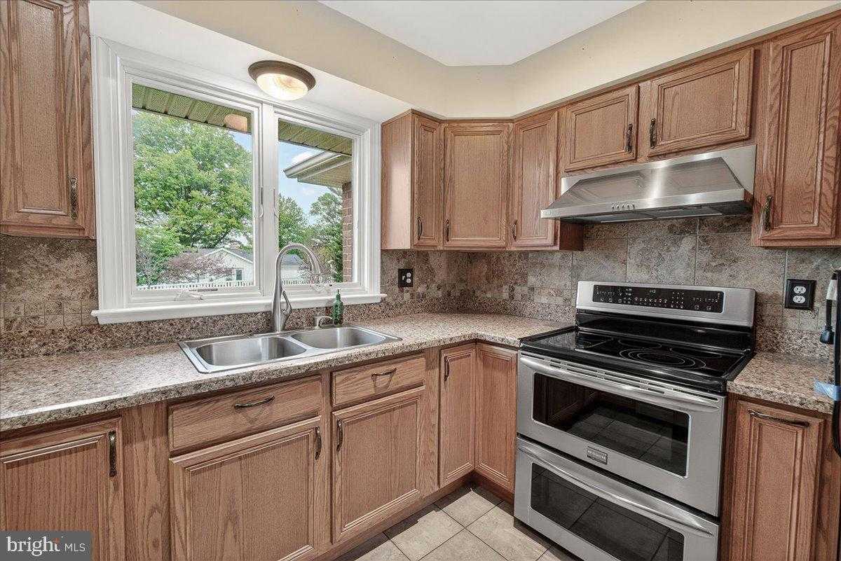 9 W Obrecht Rd photo 8