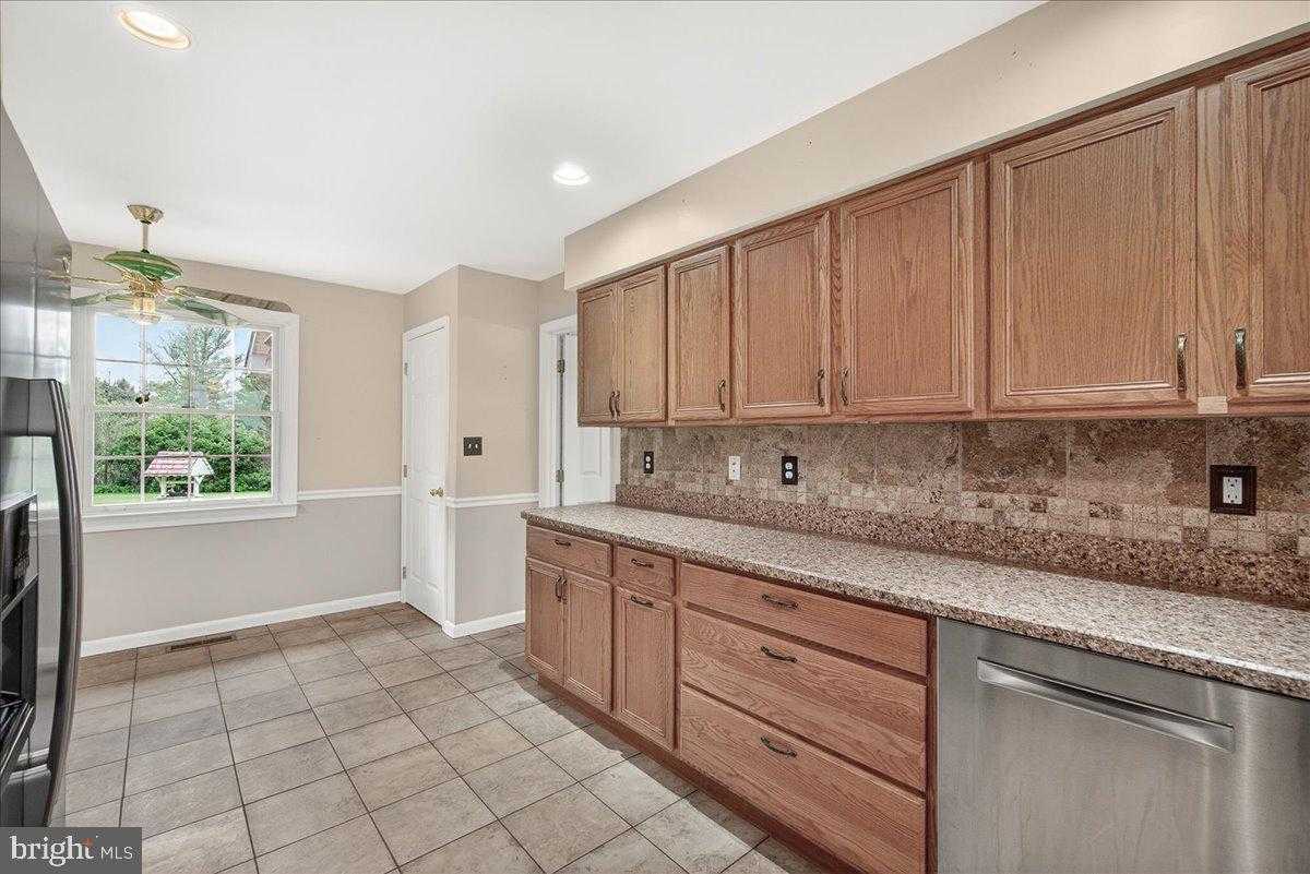 9 W Obrecht Rd photo 9