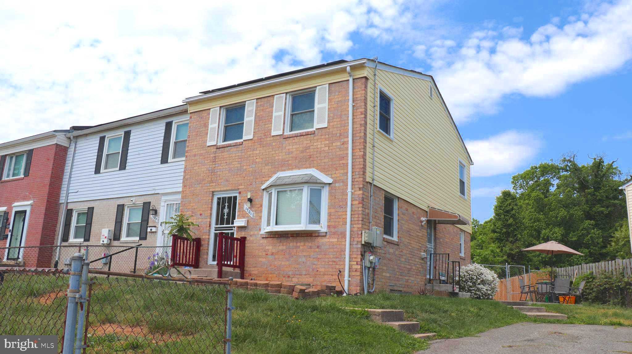 1701 Rollins Pl photo 1