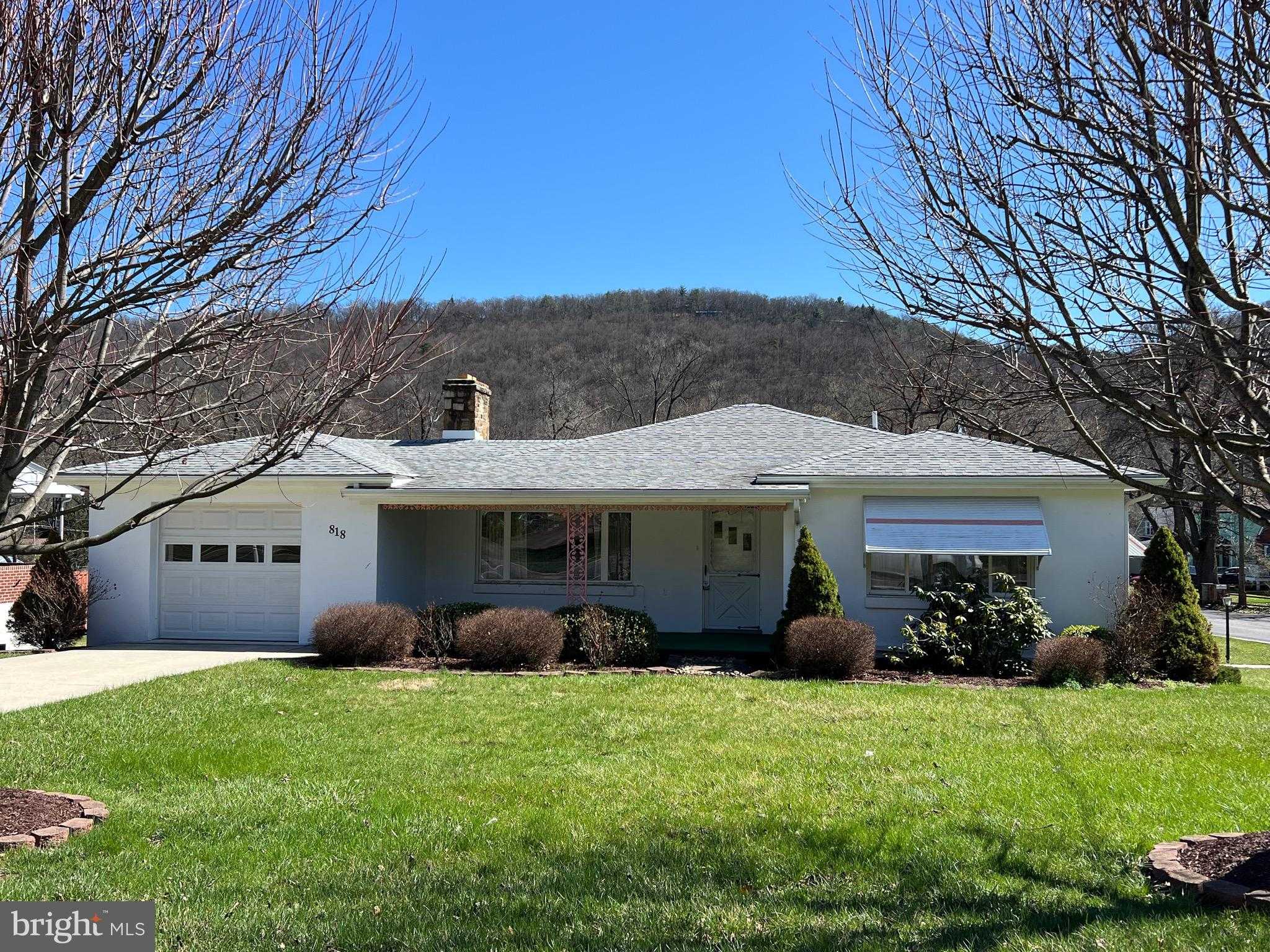 818 National Hwy photo 1