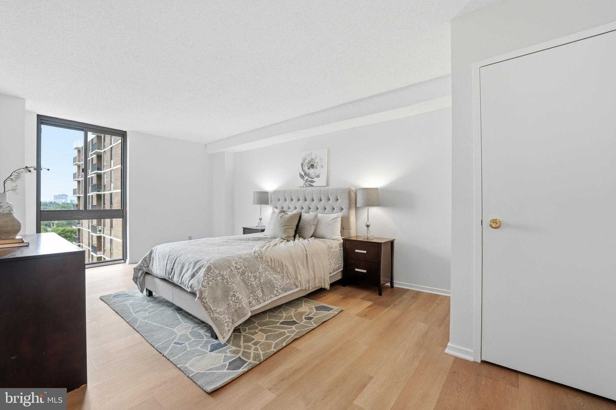 2311 Pimmit Dr Apt 1019 photo 11
