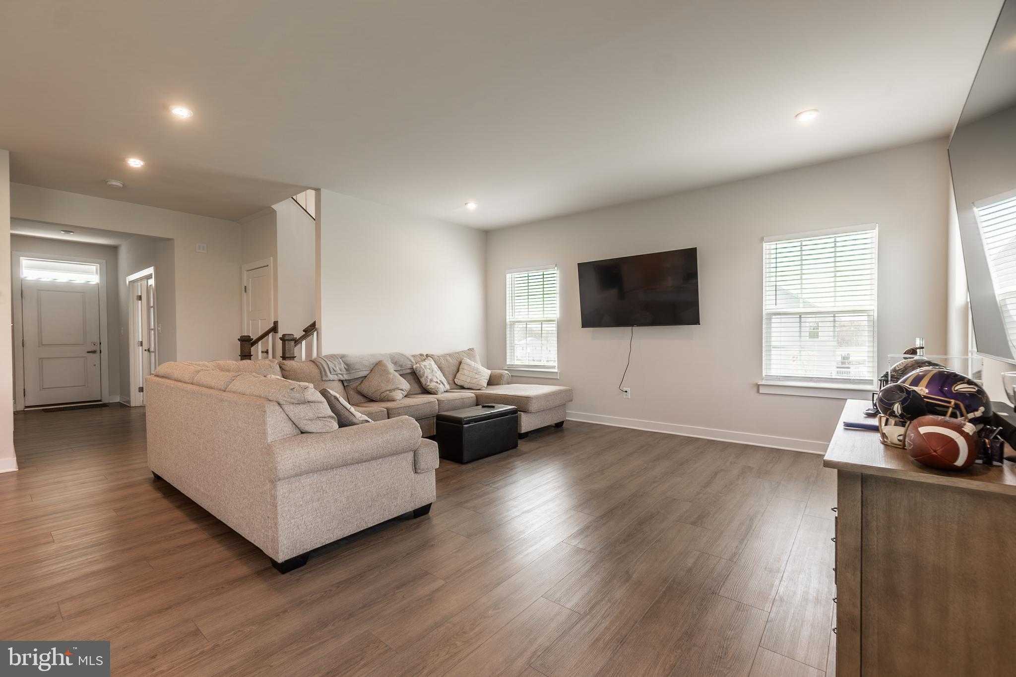 49 Winifred Dr photo 5