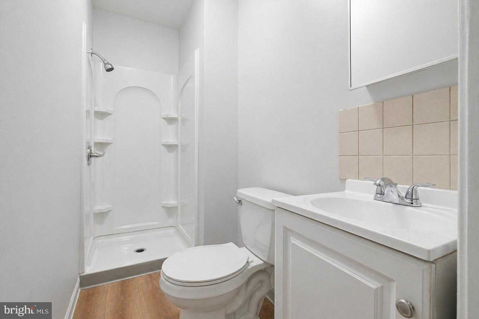 336 N Gross St photo 11