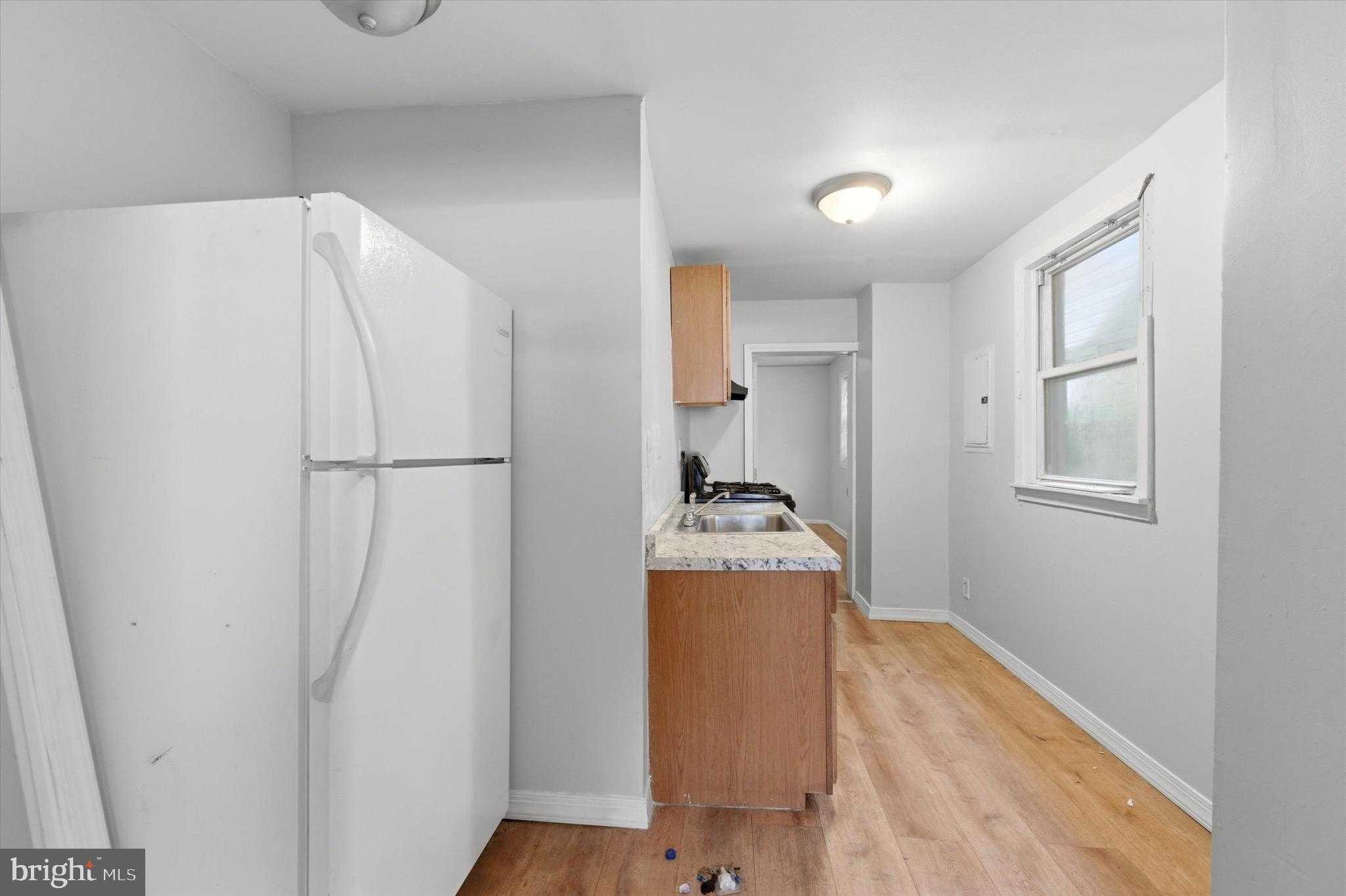 336 N Gross St photo 3