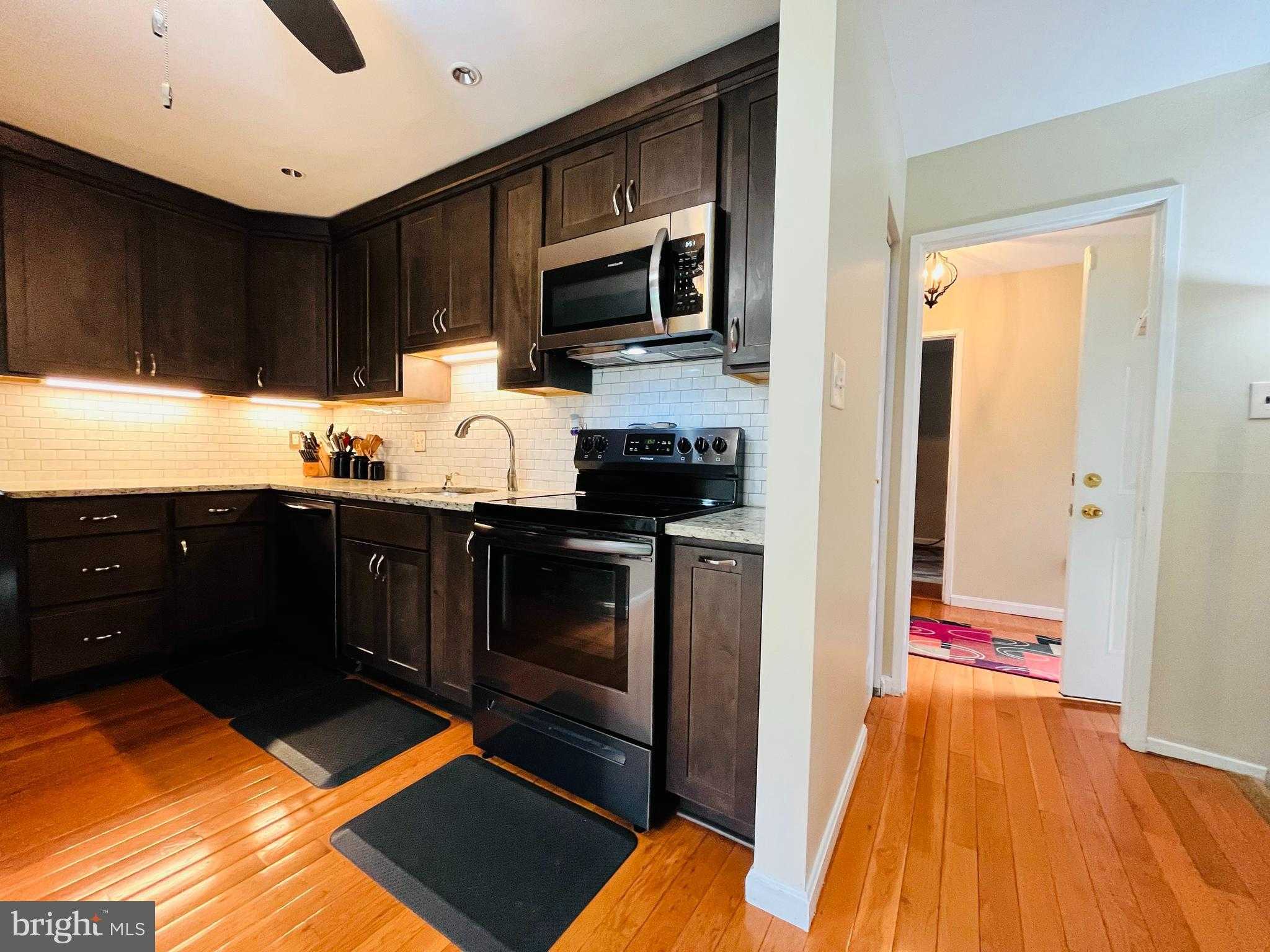 9562 Fern Hollow Way photo 10