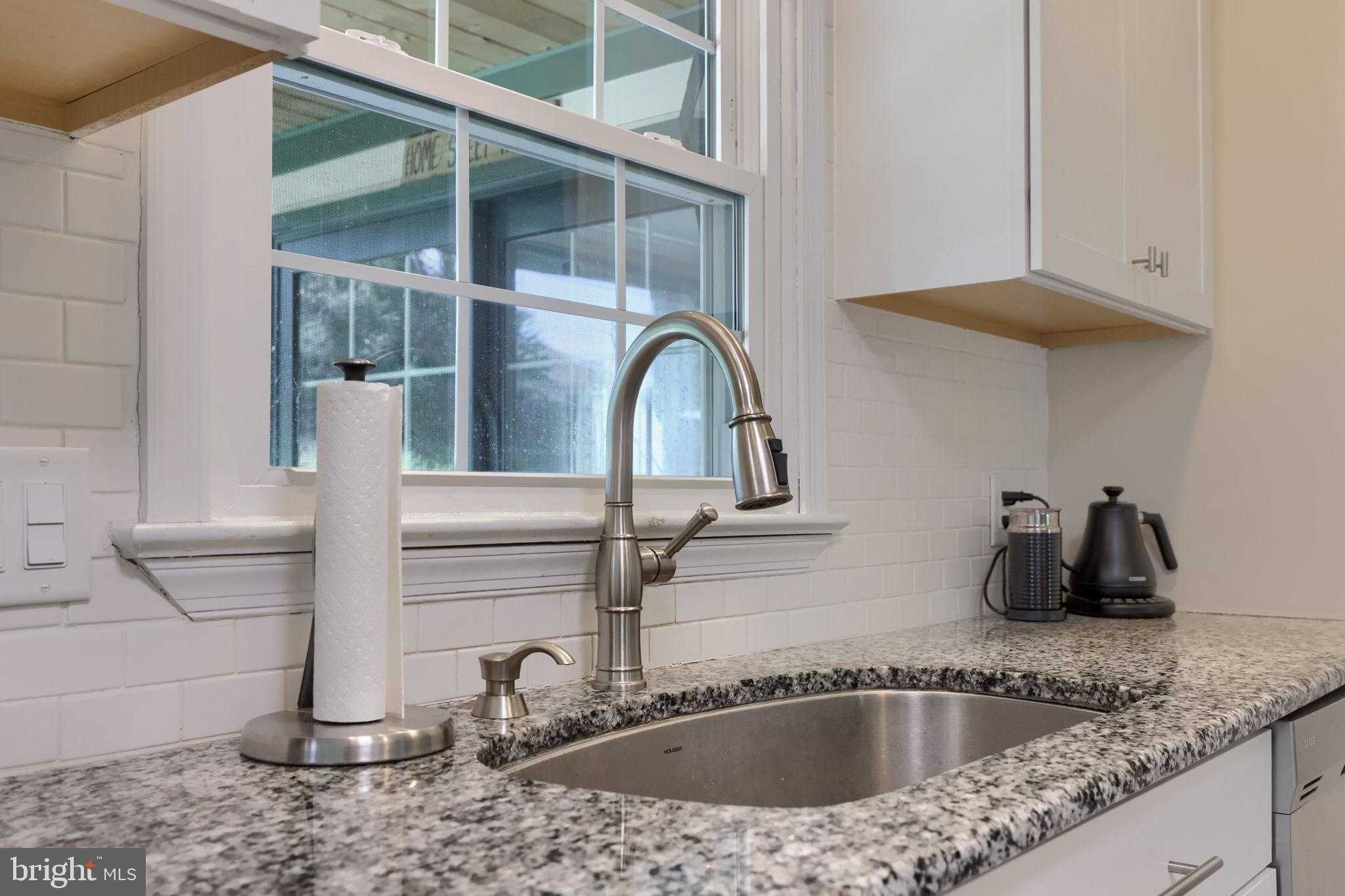 483 Woodcrest Dr photo 32