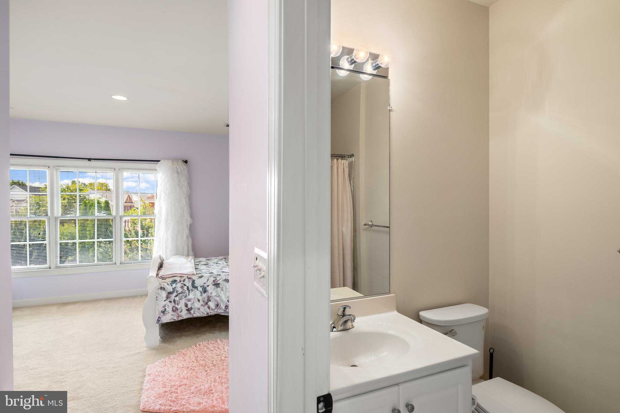 730 Crisfield Way photo 9