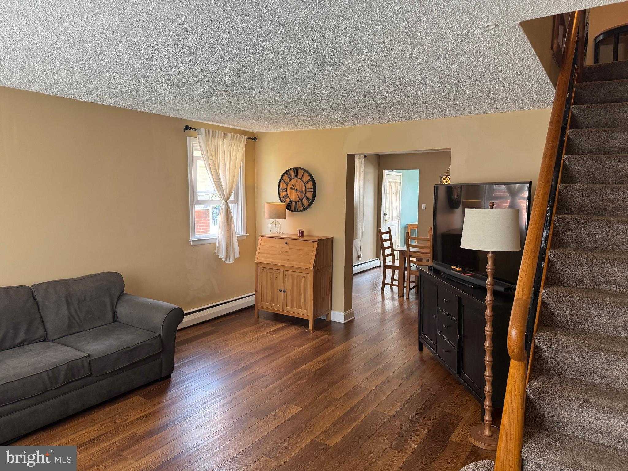 1018 Loney St photo 4