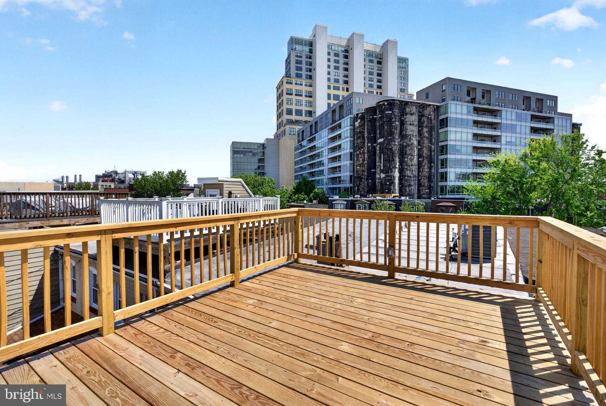 1342 Andre St photo 45