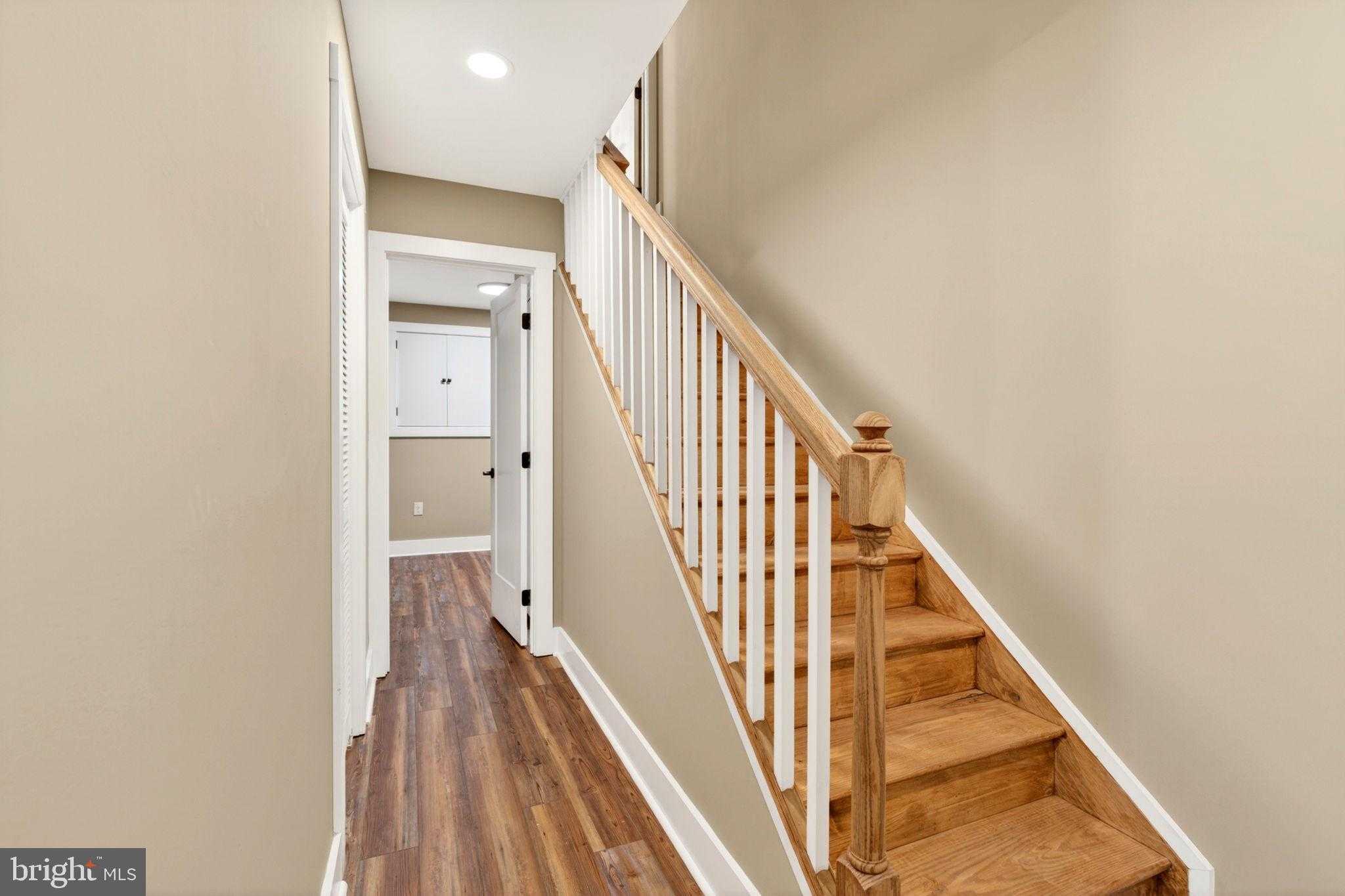 1342 Andre St photo 53