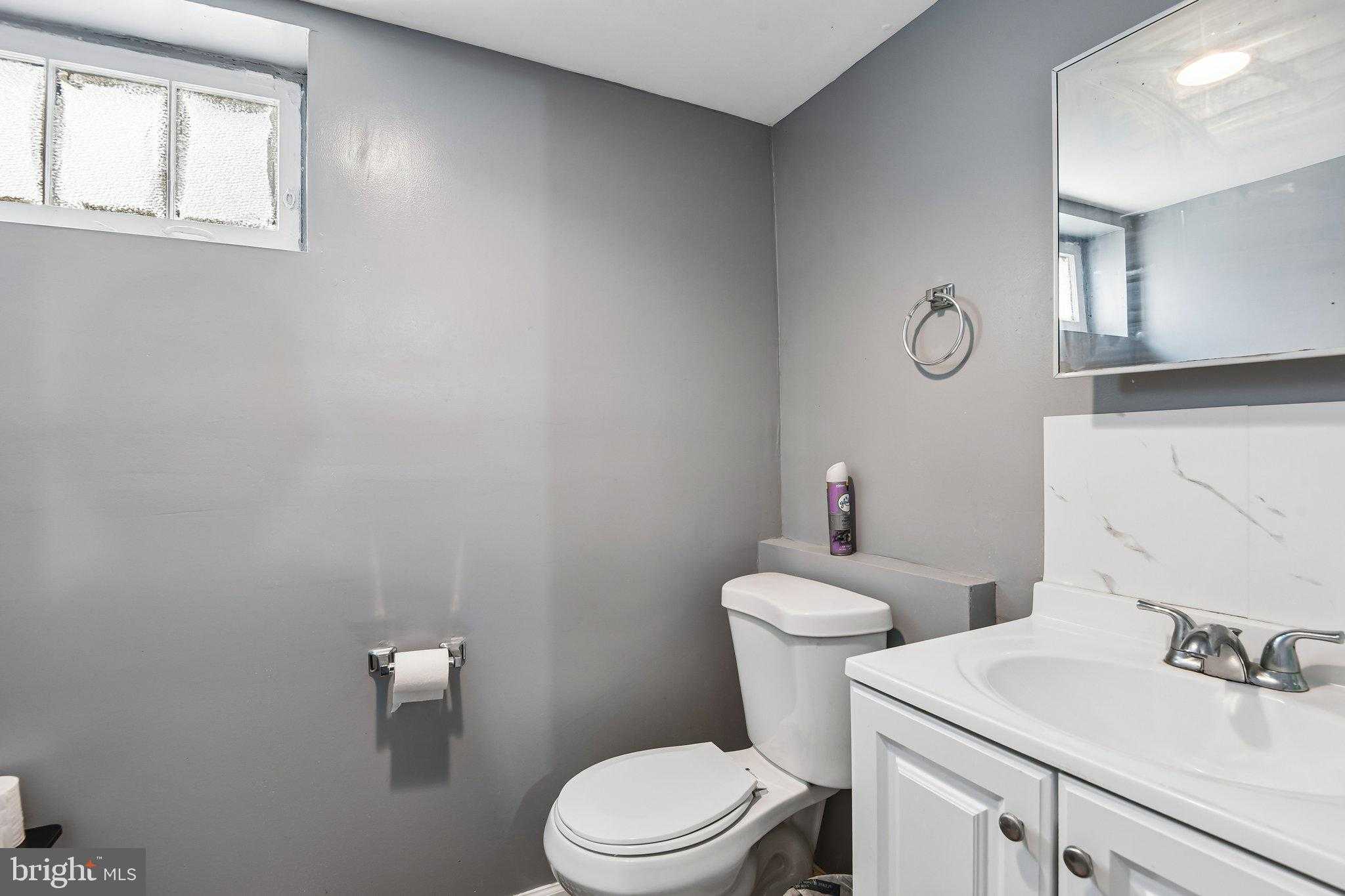 2824 Fleetwood Ave photo 18