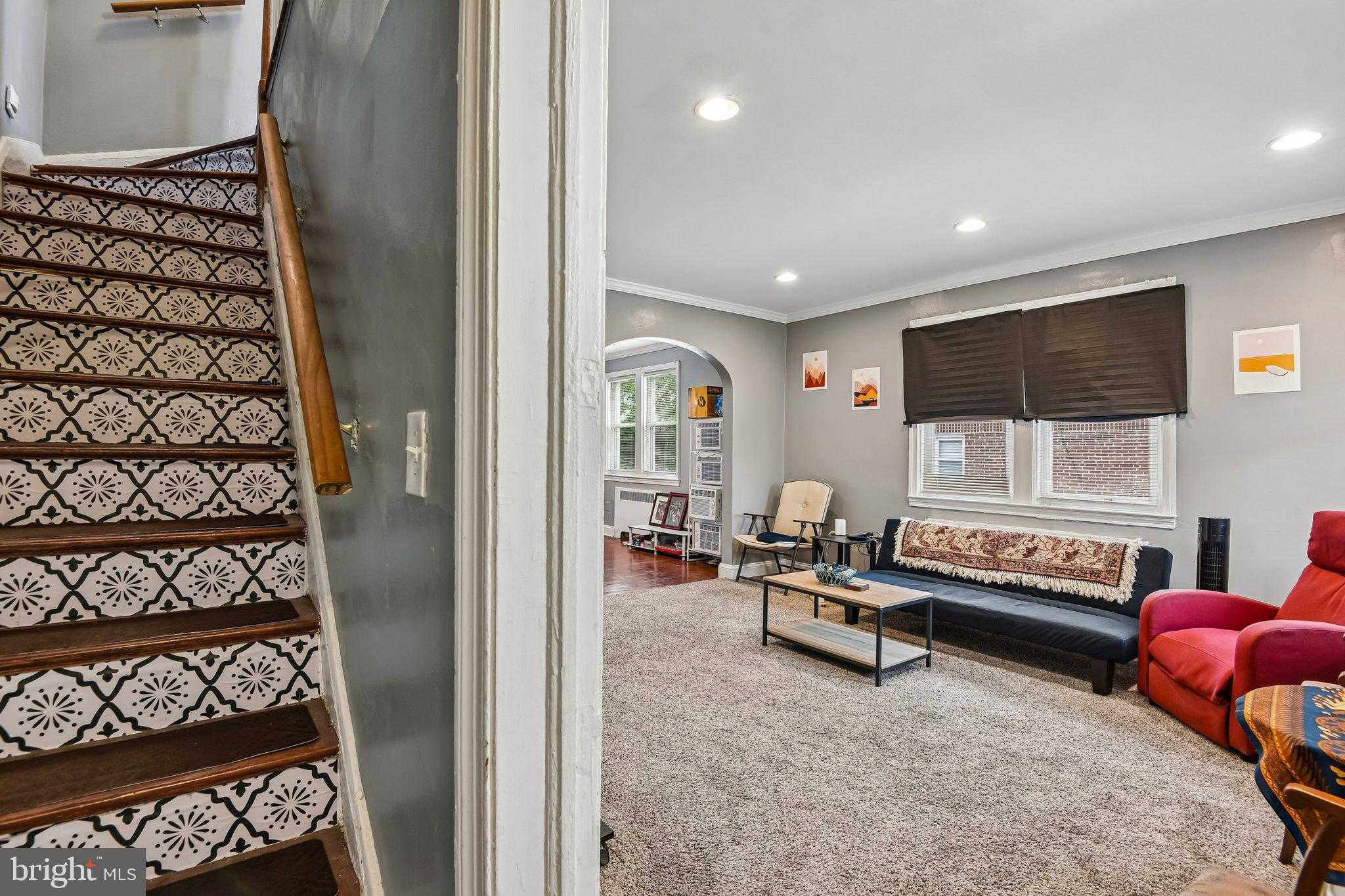 2824 Fleetwood Ave photo 2