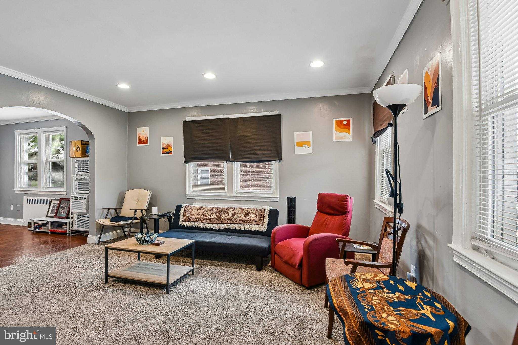 2824 Fleetwood Ave photo 3