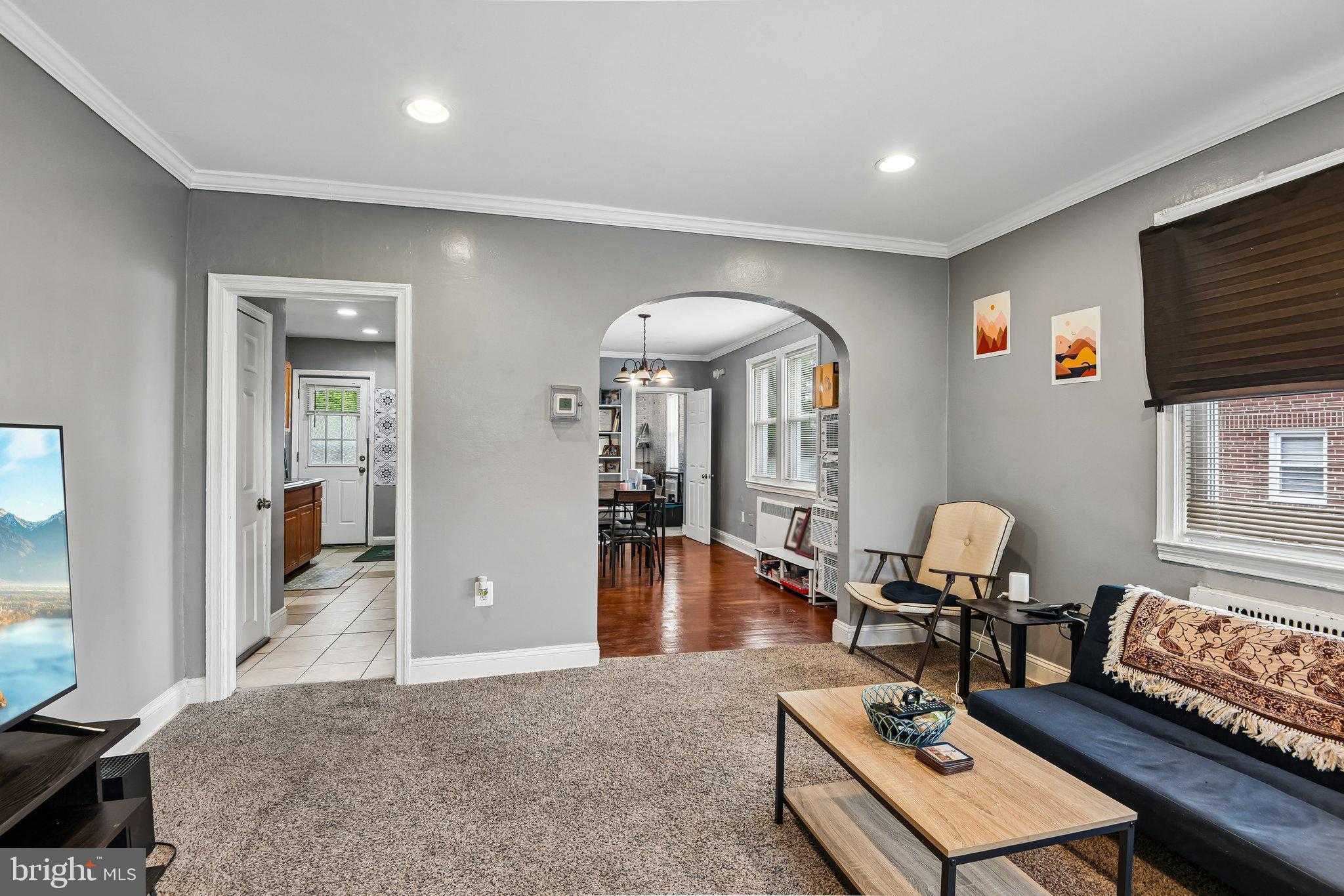 2824 Fleetwood Ave photo 4